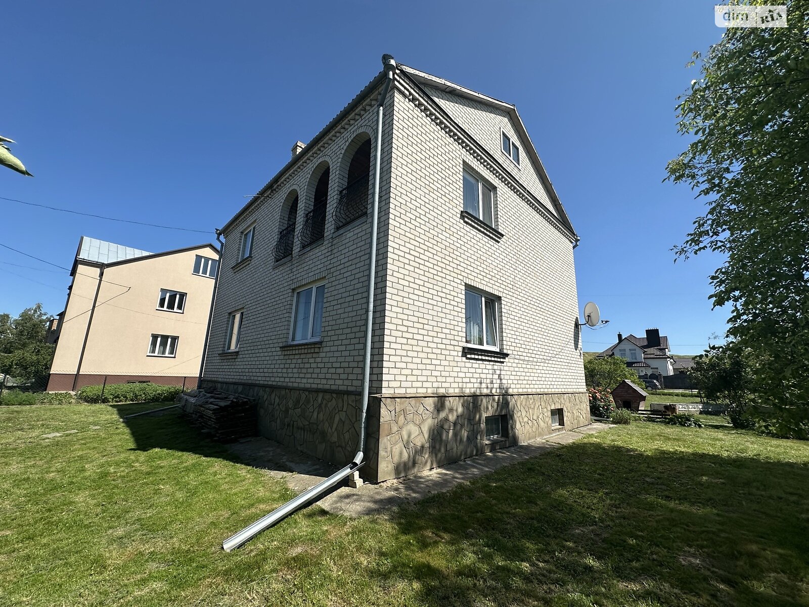 двухэтажный дом с балконом, 230 кв. м, кирпич. Продажа в Великом Алексине фото 1 двухэтажный дом с балконом, 230 кв. м, кирпич. Продажа в Великом Алексине фото 1