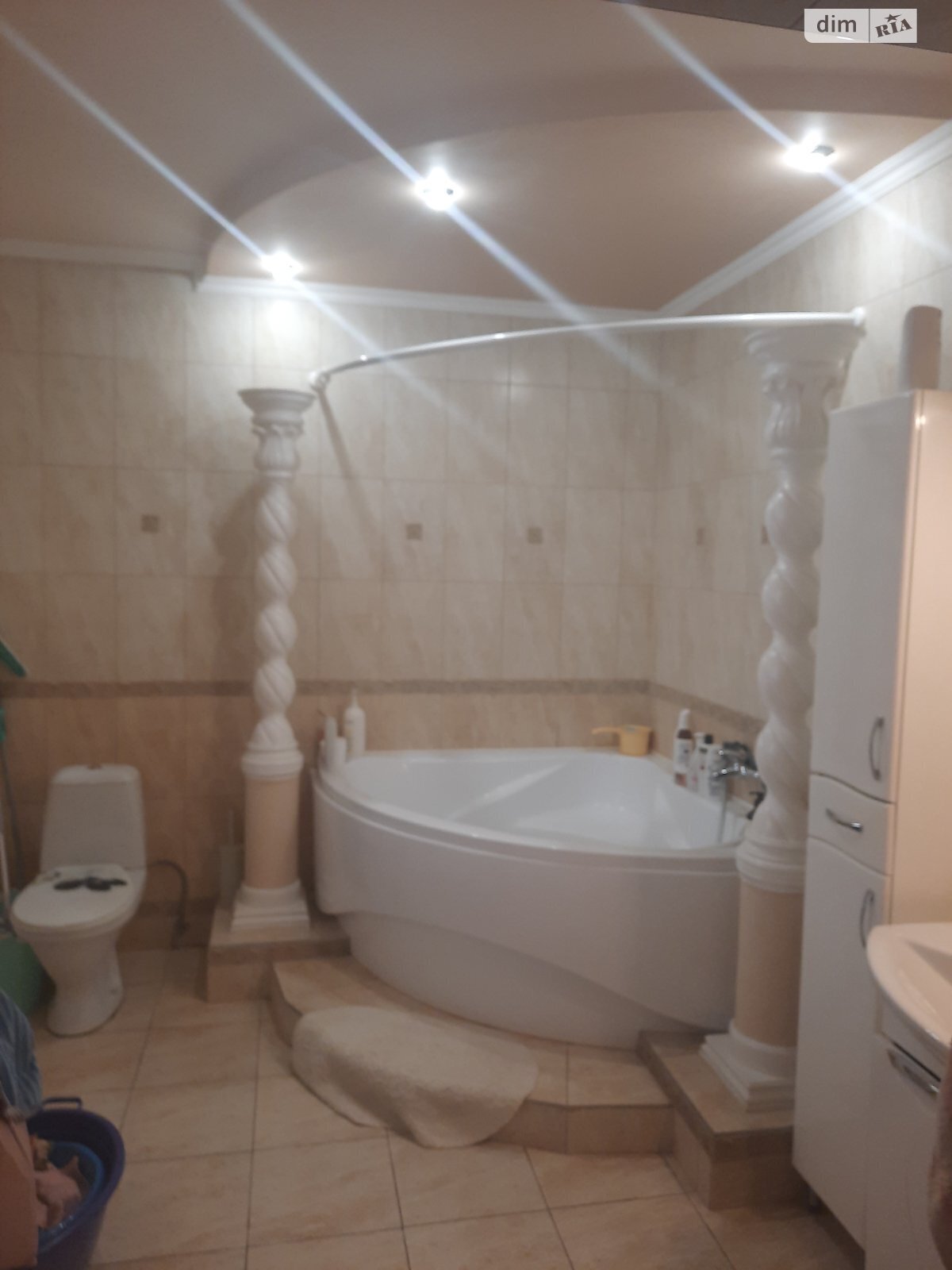 триповерховий будинок з гаражем, 262 кв. м, ракушняк. Продаж у Великому Дальнику фото 1 триповерховий будинок з гаражем, 262 кв. м, ракушняк. Продаж у Великому Дальнику фото 1