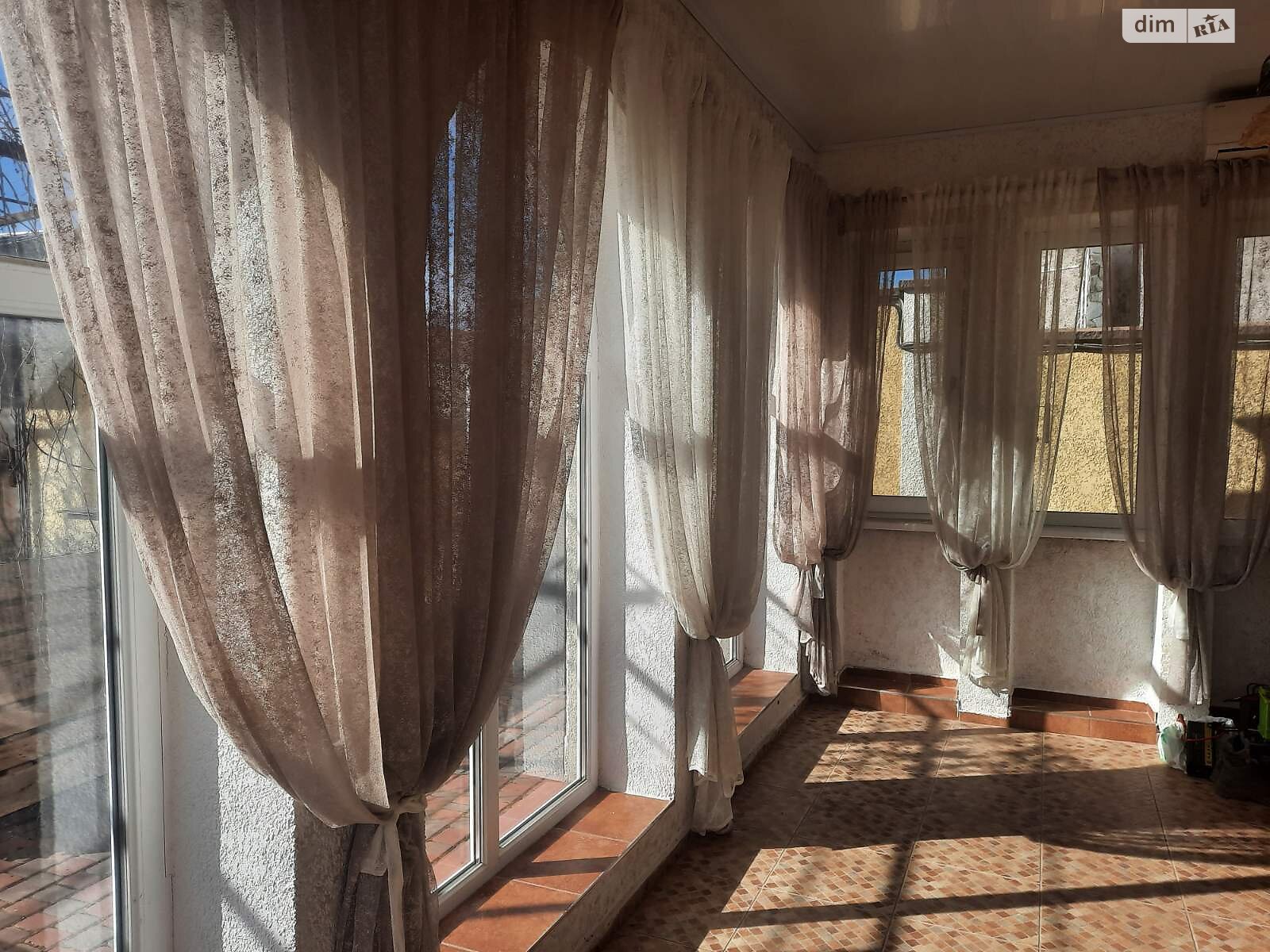 триповерховий будинок з гаражем, 262 кв. м, ракушняк. Продаж у Великому Дальнику фото 1 триповерховий будинок з гаражем, 262 кв. м, ракушняк. Продаж у Великому Дальнику фото 1