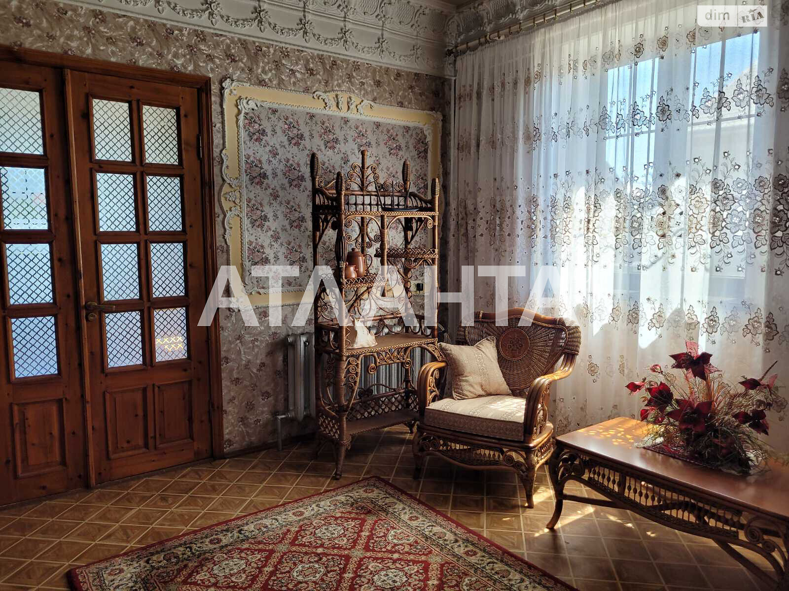 триповерховий будинок бесідка, 320 кв. м, ракушечник (ракушняк). Продаж у Великому Дальнику фото 1 триповерховий будинок бесідка, 320 кв. м, ракушечник (ракушняк). Продаж у Великому Дальнику фото 1