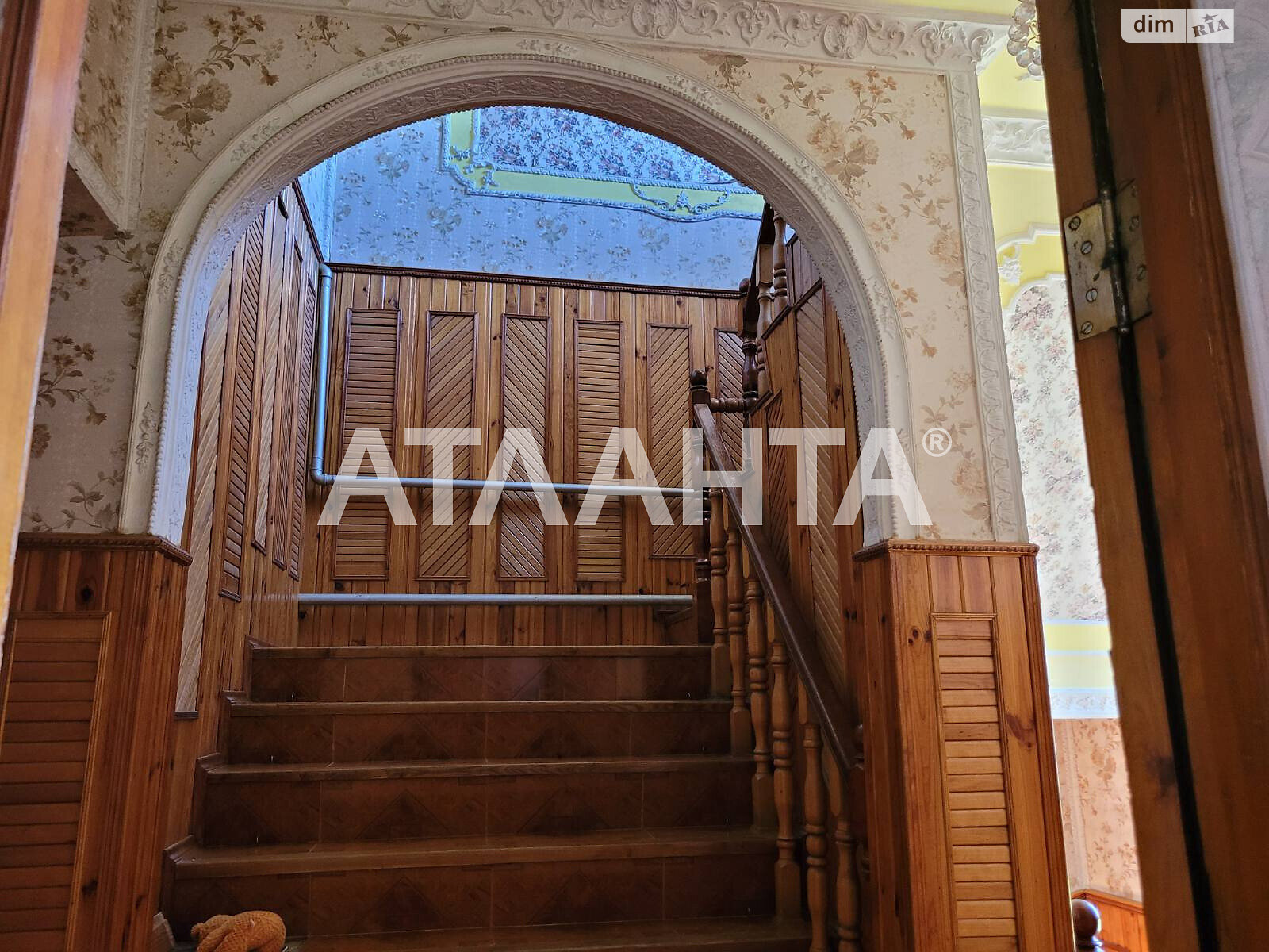 триповерховий будинок бесідка, 320 кв. м, ракушечник (ракушняк). Продаж у Великому Дальнику фото 1 триповерховий будинок бесідка, 320 кв. м, ракушечник (ракушняк). Продаж у Великому Дальнику фото 1