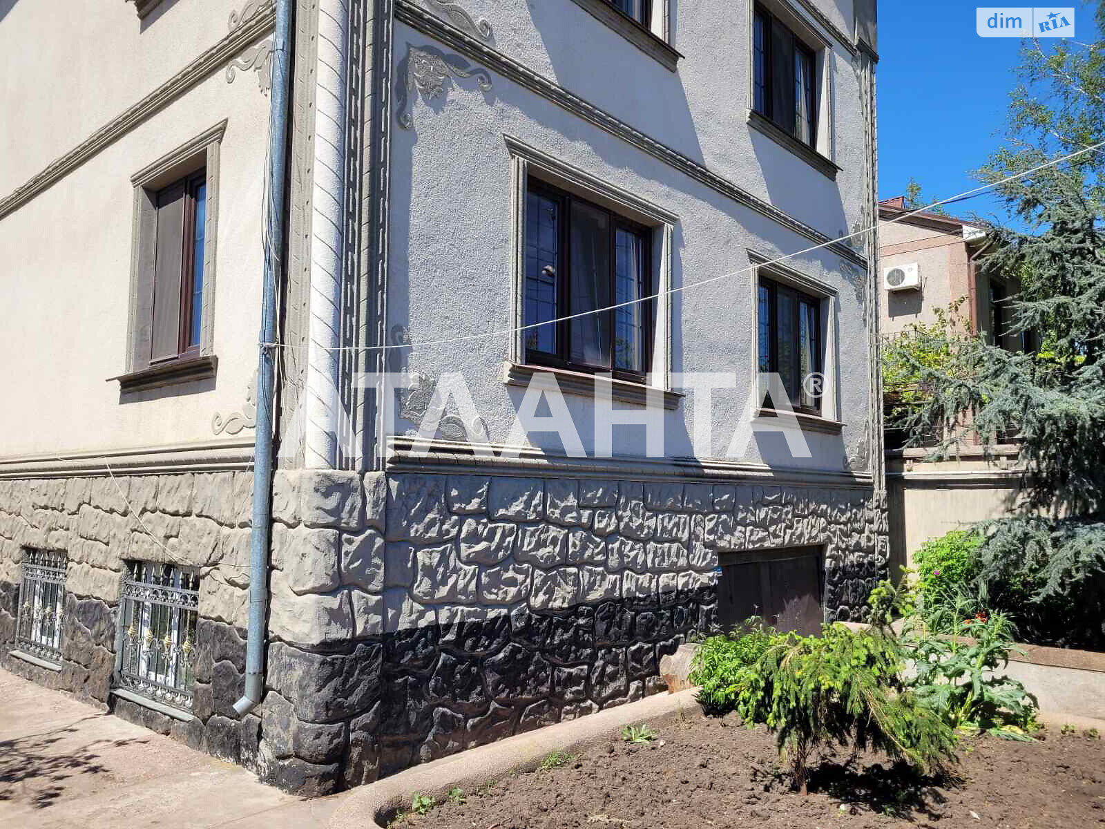 триповерховий будинок бесідка, 320 кв. м, ракушечник (ракушняк). Продаж у Великому Дальнику фото 1 триповерховий будинок бесідка, 320 кв. м, ракушечник (ракушняк). Продаж у Великому Дальнику фото 1