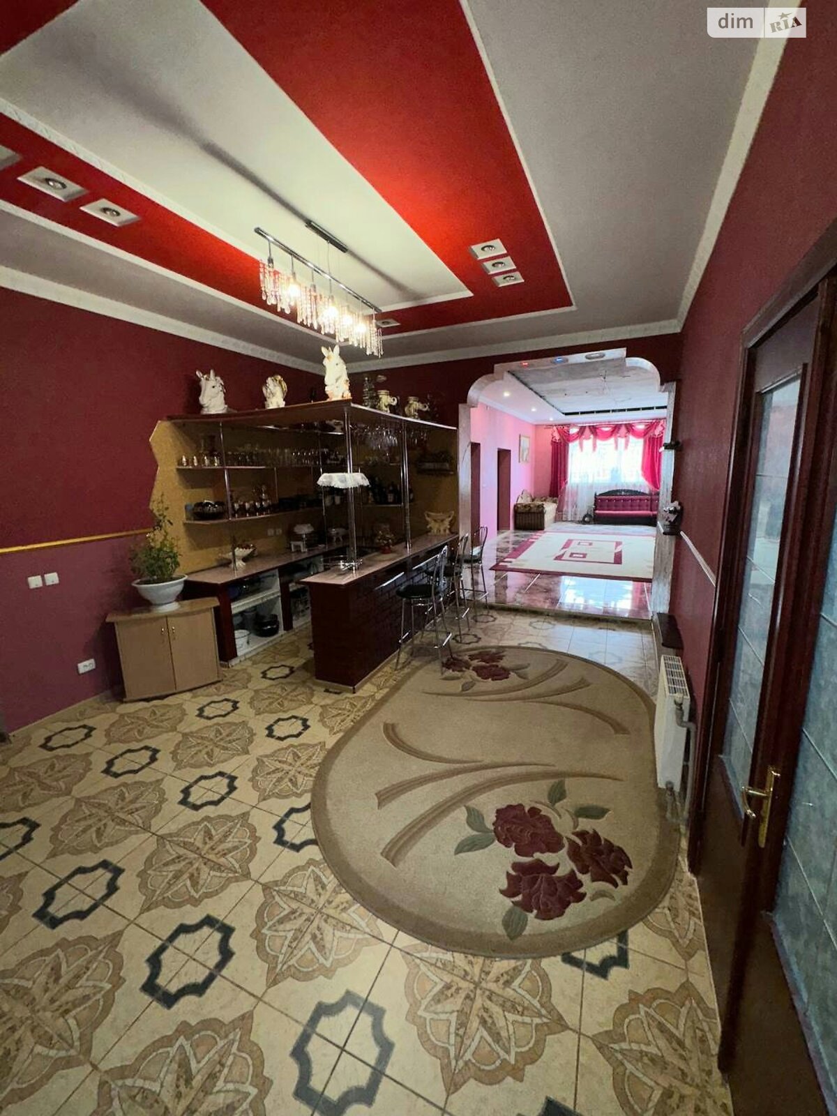 трехэтажный дом с гаражом, 300 кв. м, кирпич. Продажа в Великом Дорошове фото 1