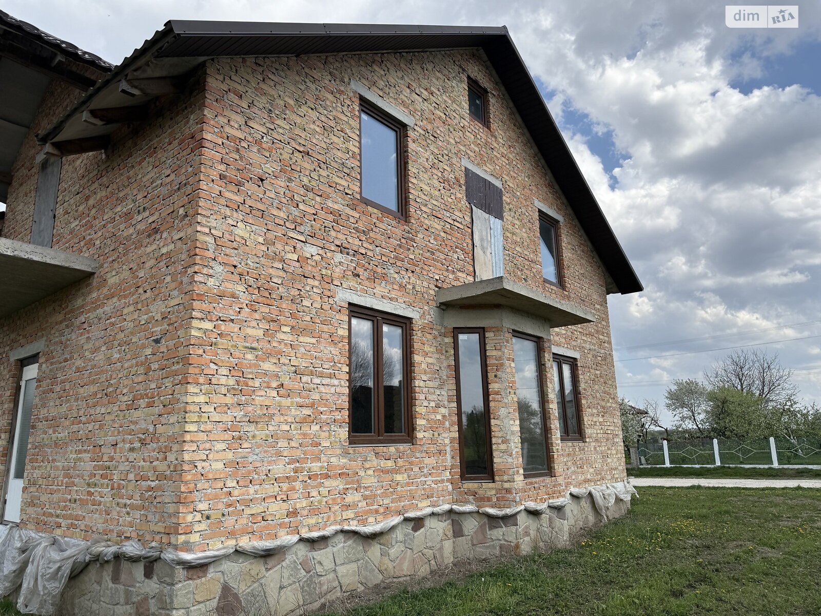 двоповерховий будинок з гаражем, 196.5 кв. м, цегла. Продаж у Великому Ходачкове фото 1 двоповерховий будинок з гаражем, 196.5 кв. м, цегла. Продаж у Великому Ходачкове фото 1