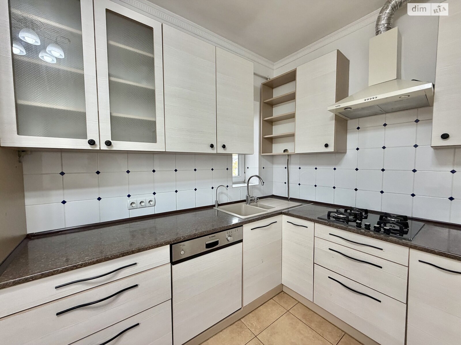 двухэтажный дом с гаражом, 152 кв. м, кирпич. Продажа в Великом Кучурове фото 1