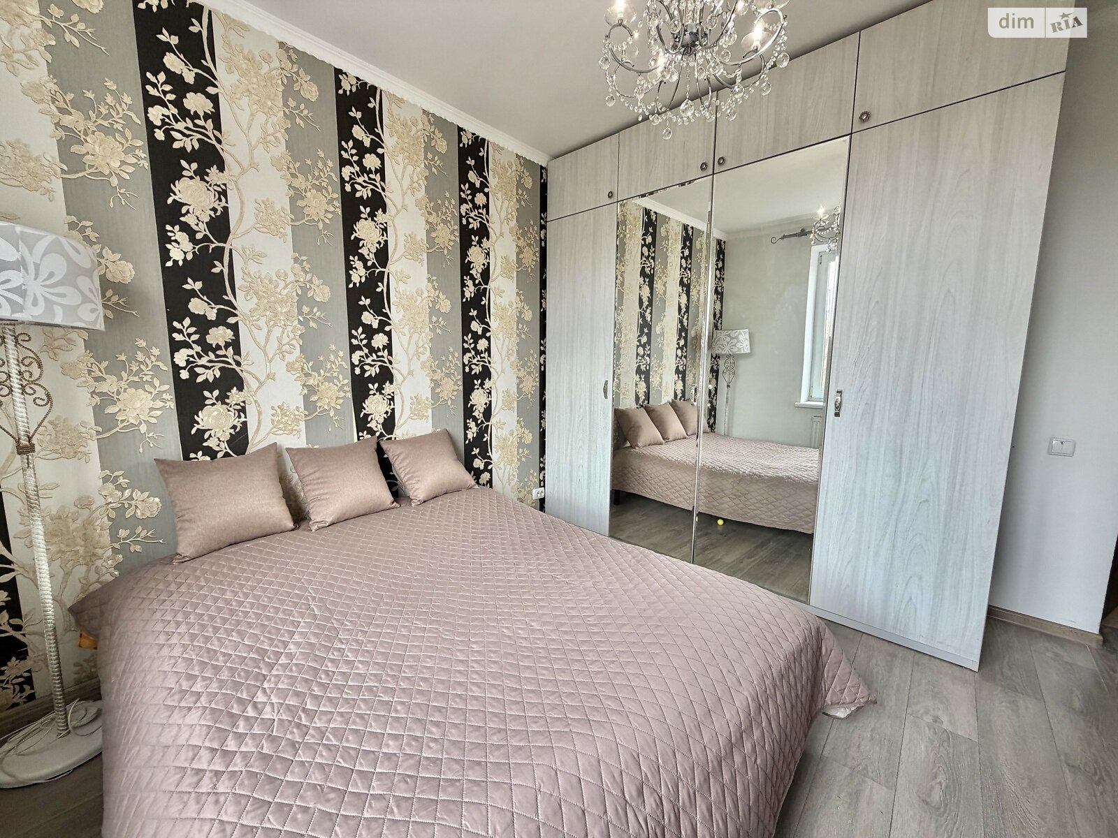 двухэтажный дом с гаражом, 152 кв. м, кирпич. Продажа в Великом Кучурове фото 1