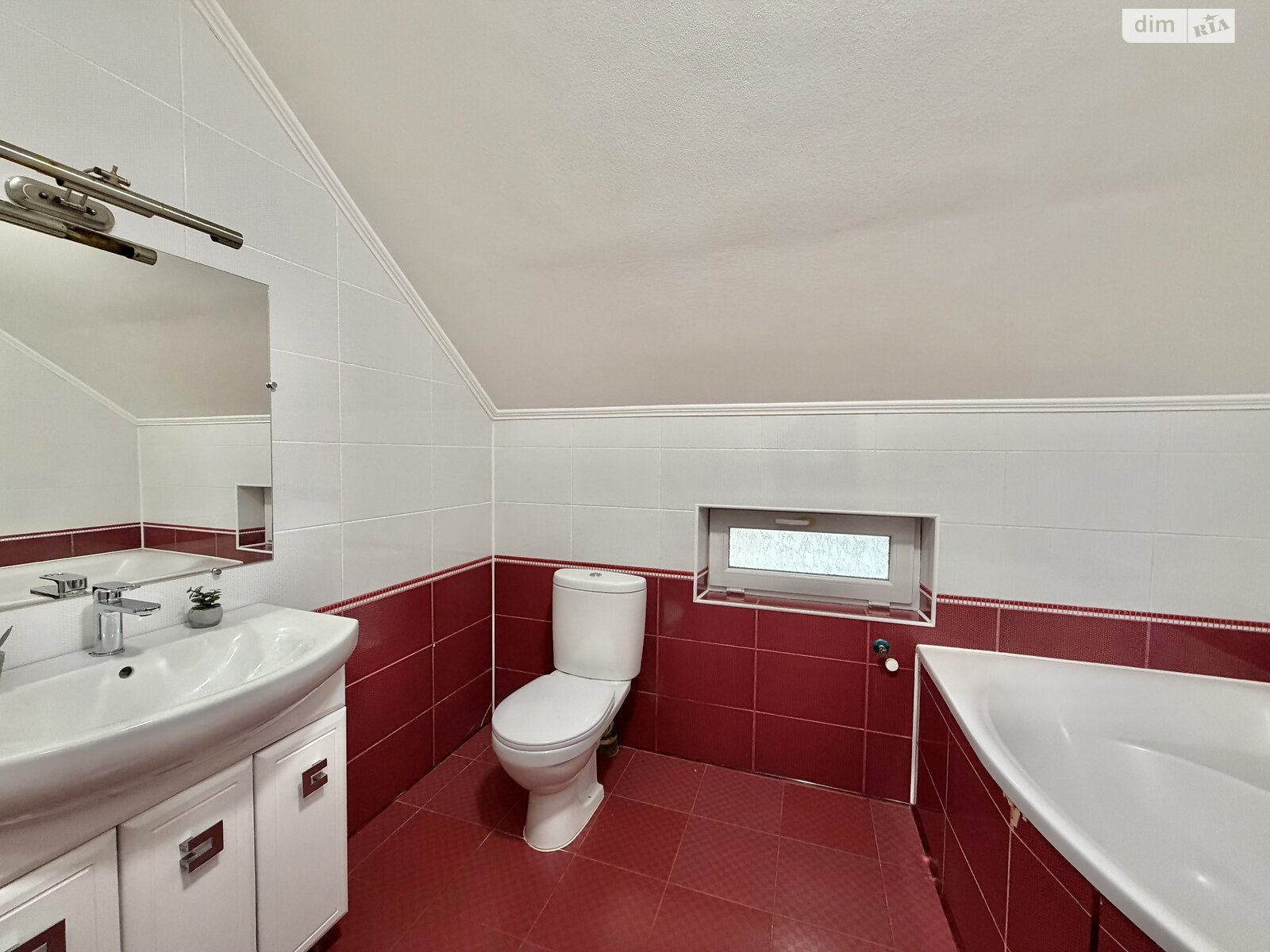 двухэтажный дом с гаражом, 152 кв. м, кирпич. Продажа в Великом Кучурове фото 1