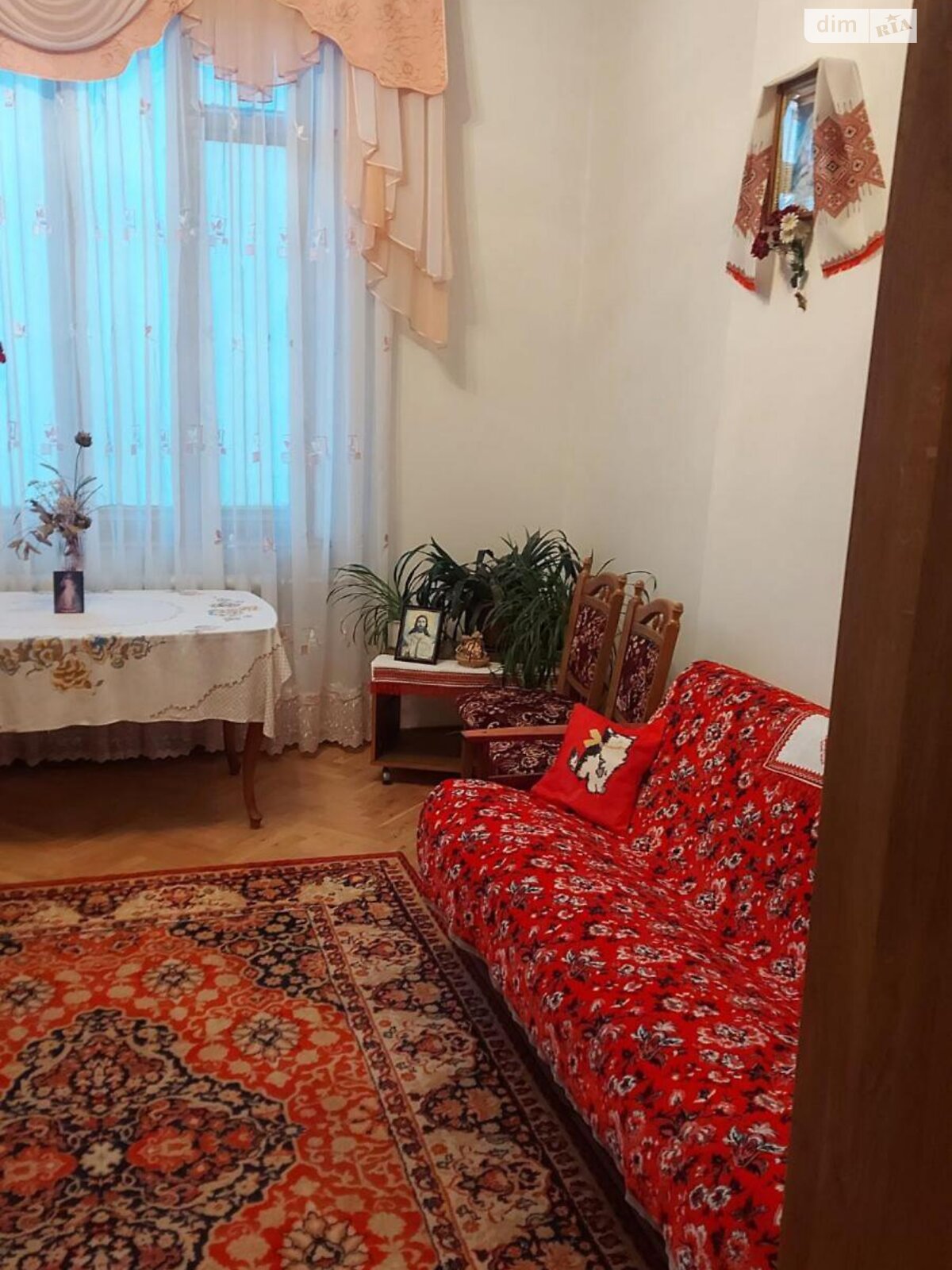 трехэтажный дом, 350 кв. м, кирпич. Продажа в Великом Любине фото 1