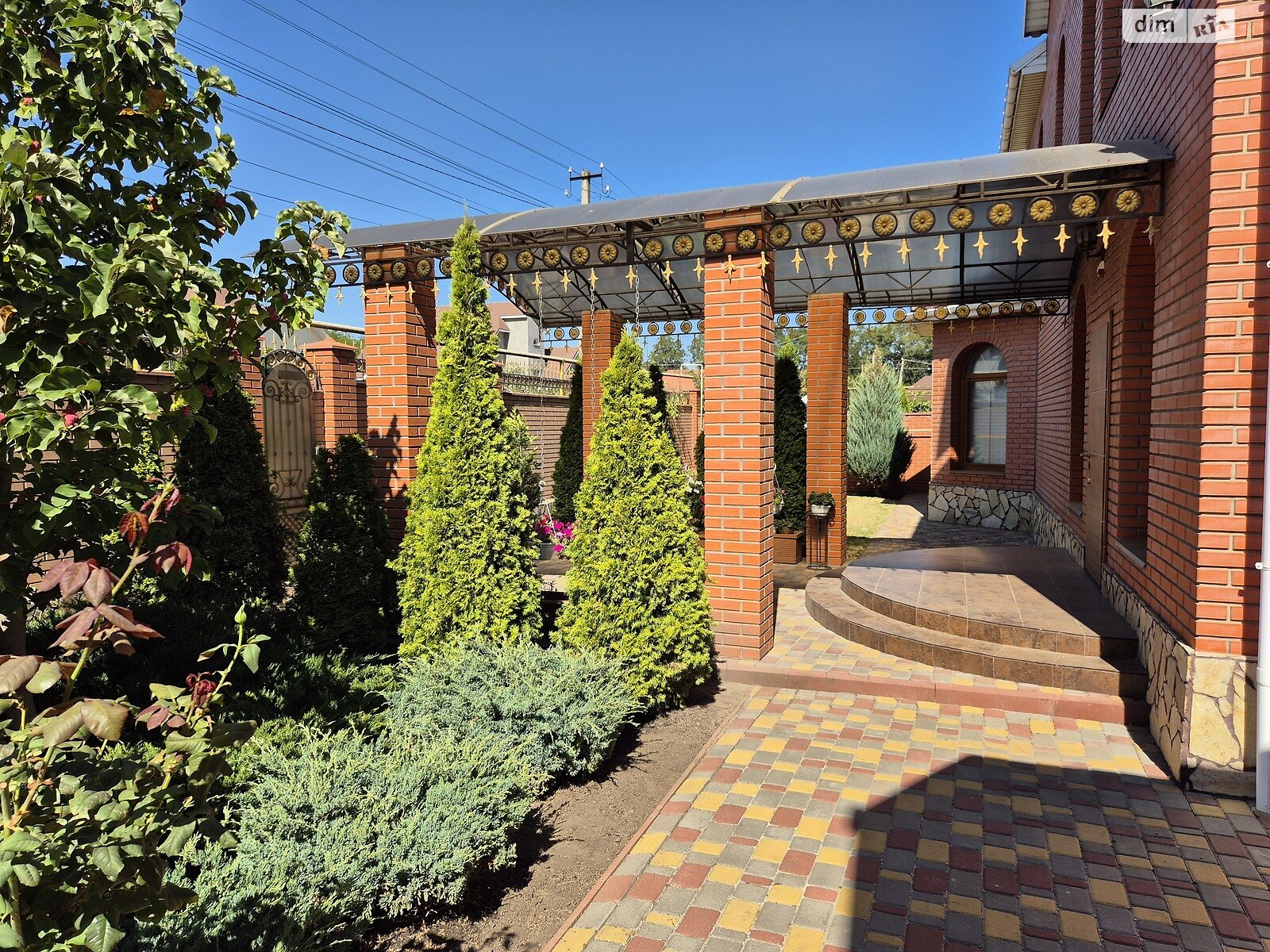 двоповерховий будинок з гаражем, 262.7 кв. м, ракушняк. Продаж у Великодолинському фото 1 двоповерховий будинок з гаражем, 262.7 кв. м, ракушняк. Продаж у Великодолинському фото 1