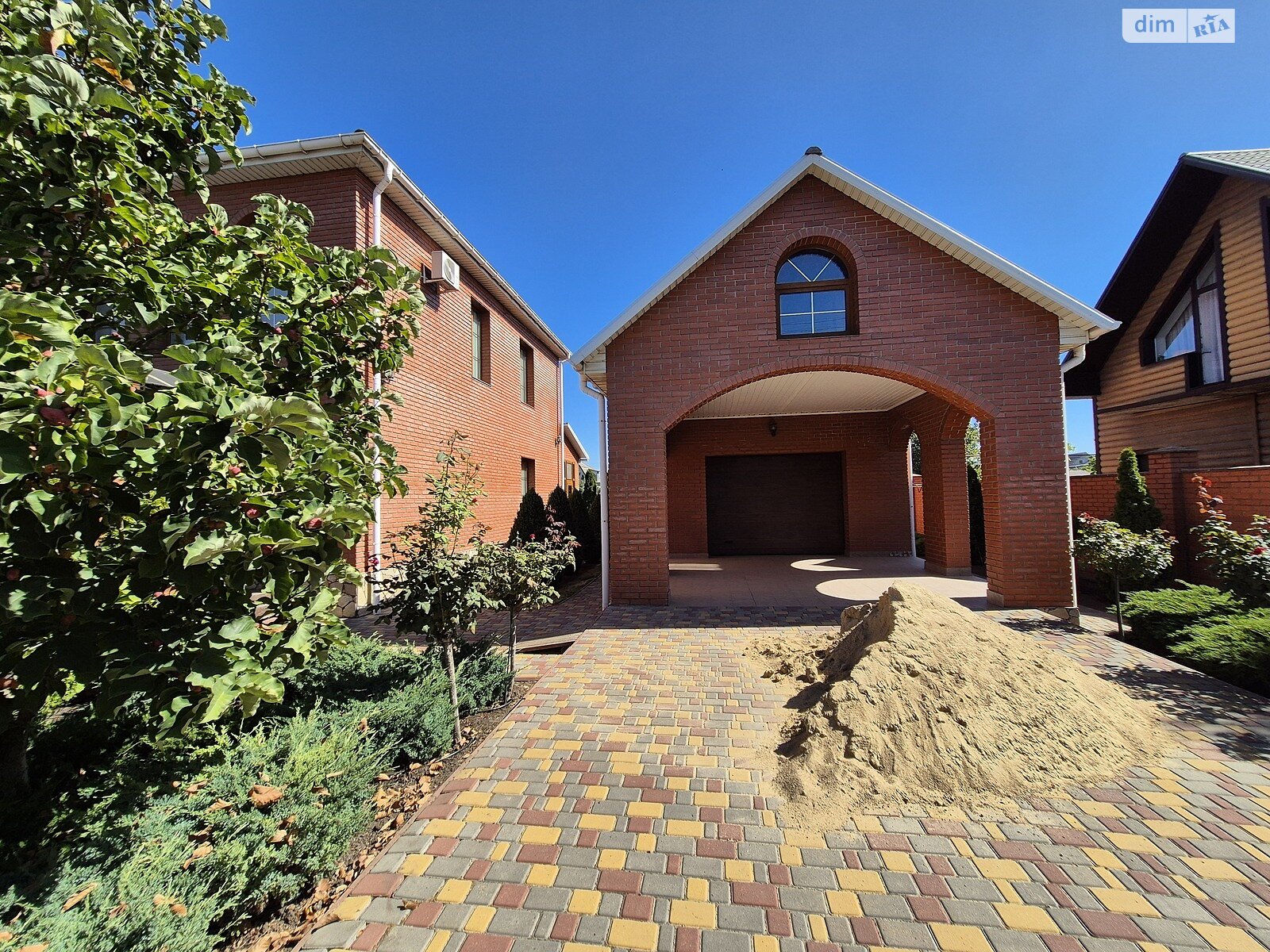 двоповерховий будинок з гаражем, 262.7 кв. м, ракушняк. Продаж у Великодолинському фото 1 двоповерховий будинок з гаражем, 262.7 кв. м, ракушняк. Продаж у Великодолинському фото 1