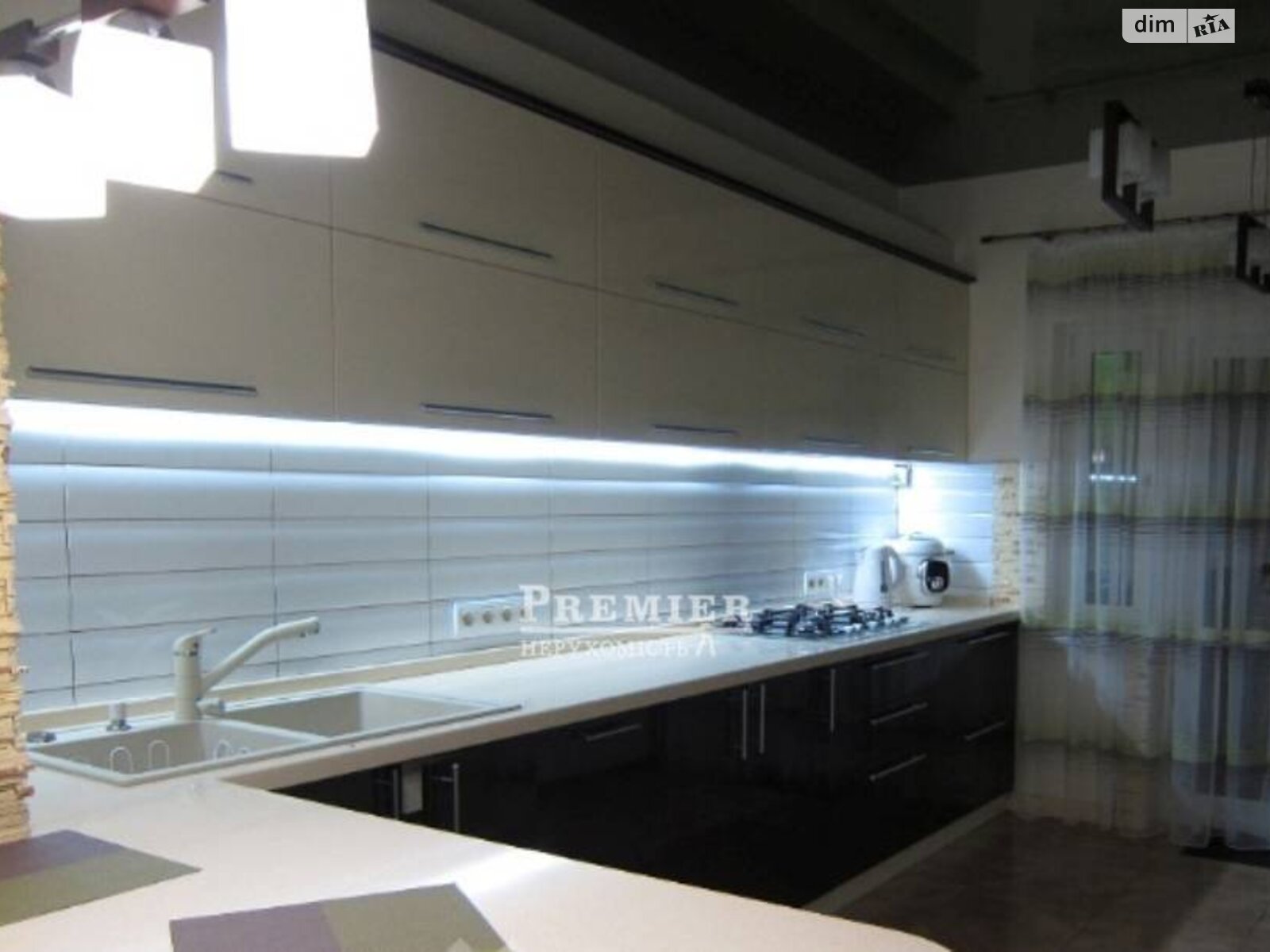 трехэтажный дом с верандой, 150 кв. м, кирпич. Продажа в Великодолинском фото 1 трехэтажный дом с верандой, 150 кв. м, кирпич. Продажа в Великодолинском фото 1