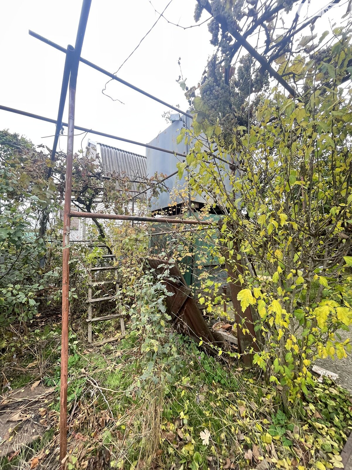 двухэтажный дом с гаражом, 105 кв. м, кирпич. Продажа в Великодолинском фото 1