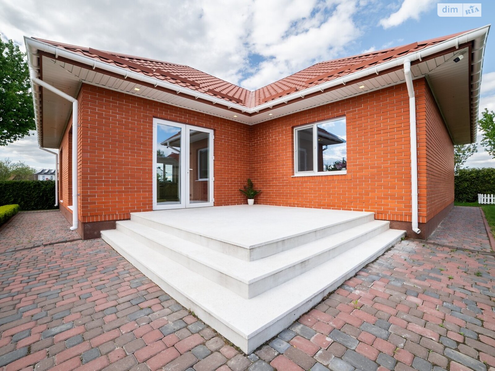 одноповерховий будинок з гаражем, 137.8 кв. м, цегла. Продаж у Вересневе фото 1 одноповерховий будинок з гаражем, 137.8 кв. м, цегла. Продаж у Вересневе фото 1