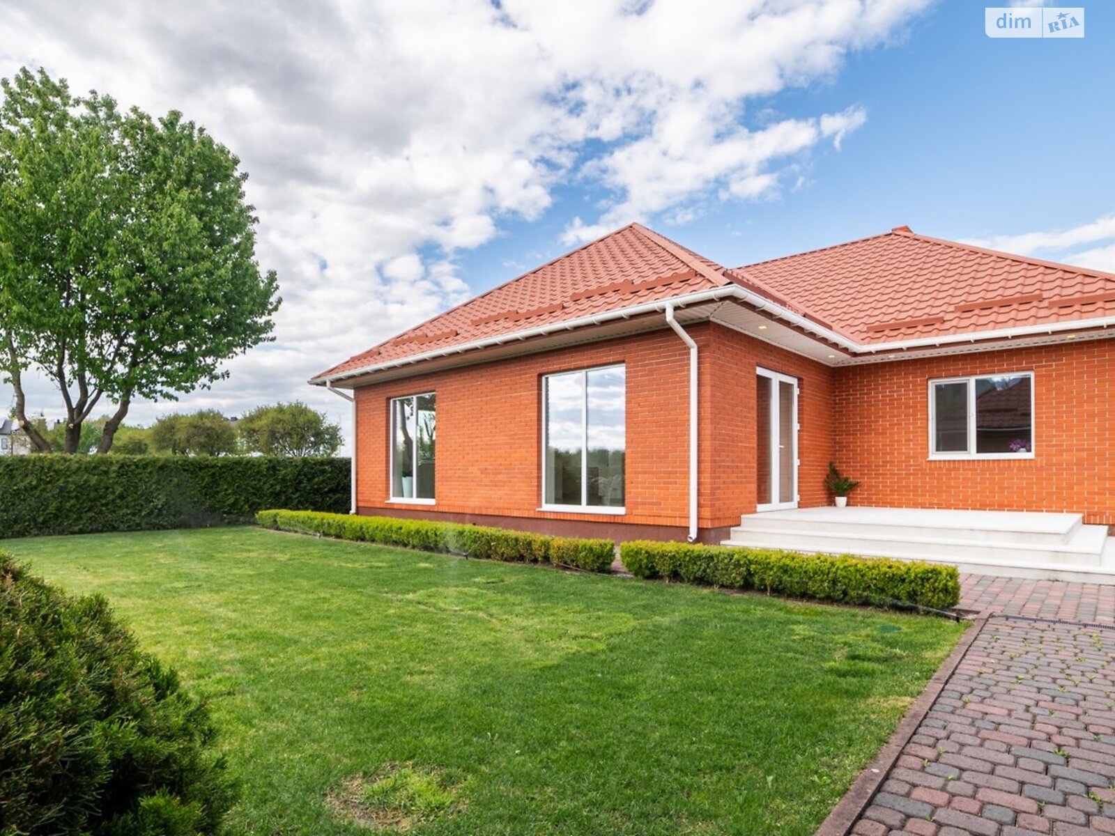 одноповерховий будинок з гаражем, 137.8 кв. м, цегла. Продаж у Вересневе фото 1 одноповерховий будинок з гаражем, 137.8 кв. м, цегла. Продаж у Вересневе фото 1