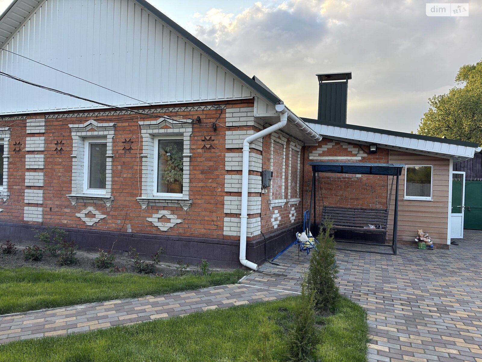 одноповерховий будинок з гаражем, 70 кв. м, дерево та цегла. Продаж у Верхній Сироватці фото 1 одноповерховий будинок з гаражем, 70 кв. м, дерево та цегла. Продаж у Верхній Сироватці фото 1