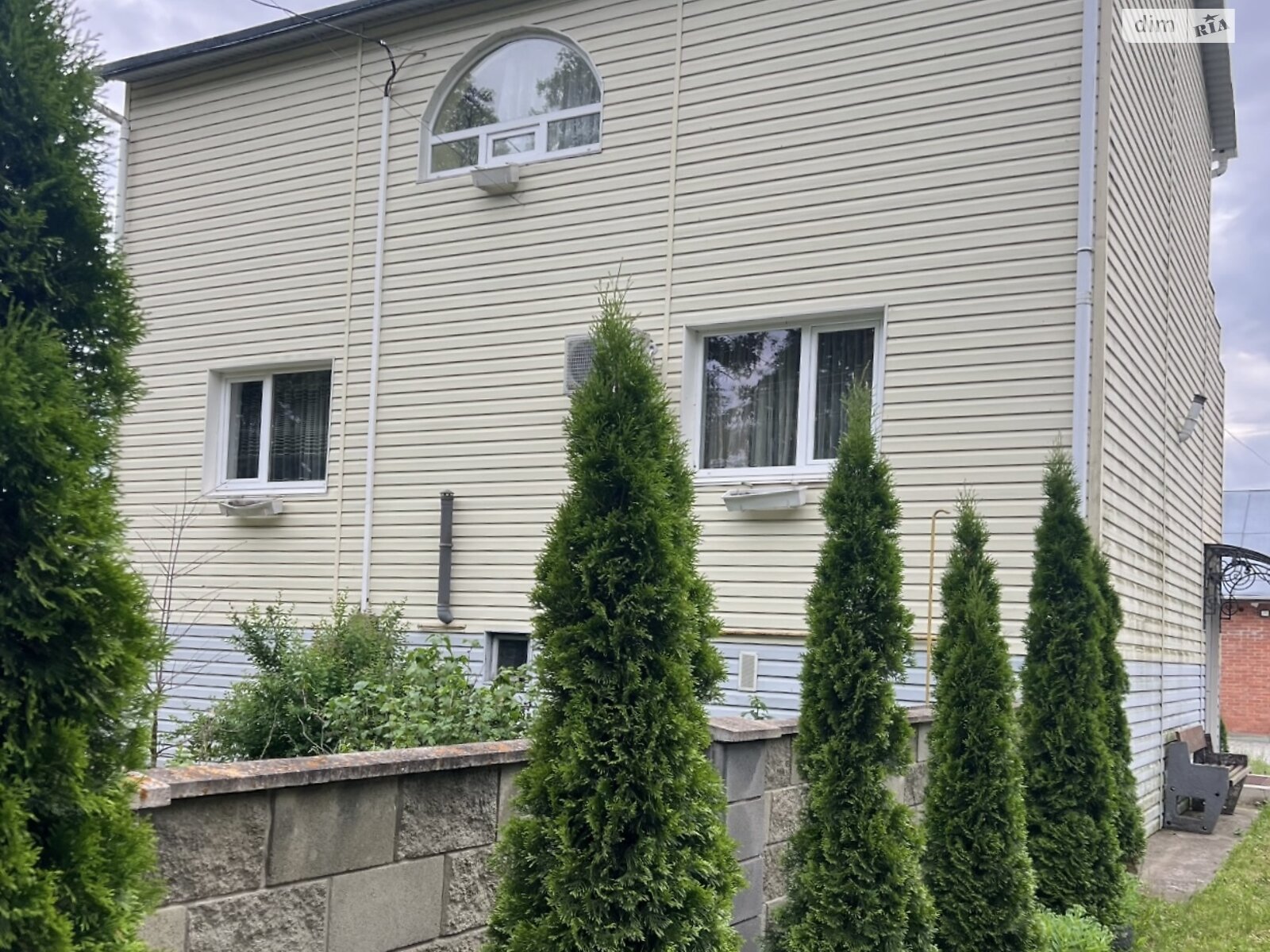 двухэтажный дом с гаражом, 162 кв. м, пеноблок. Продажа в Вильбивном фото 1