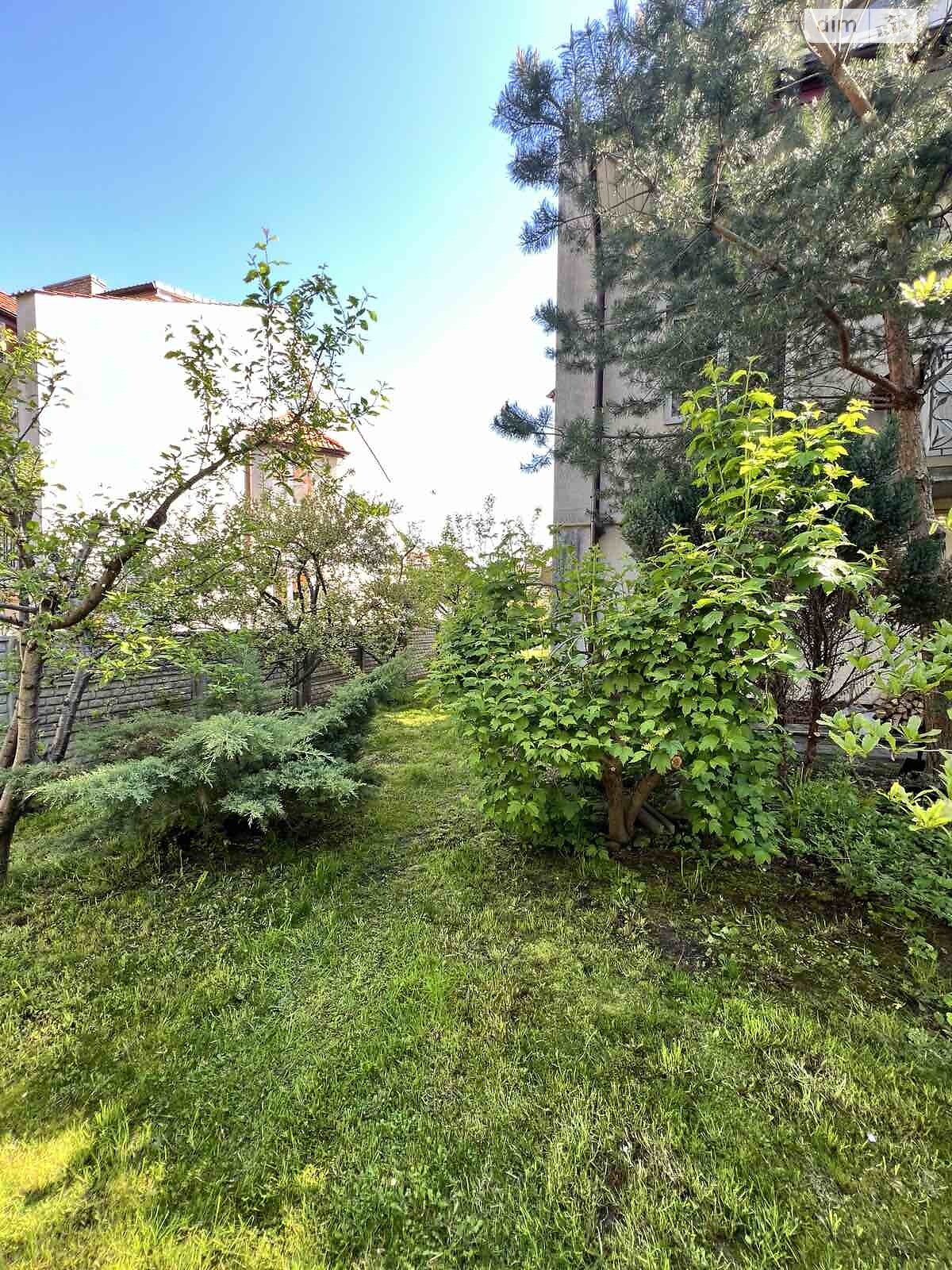 триповерховий будинок з балконом, 240 кв. м, цегла. Продаж у Винниках фото 1