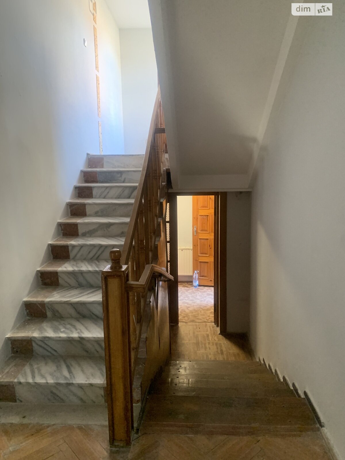 двоповерховий будинок з гаражем, 300 кв. м, кирпич. Продаж в Винниках, район Личаківський фото 1