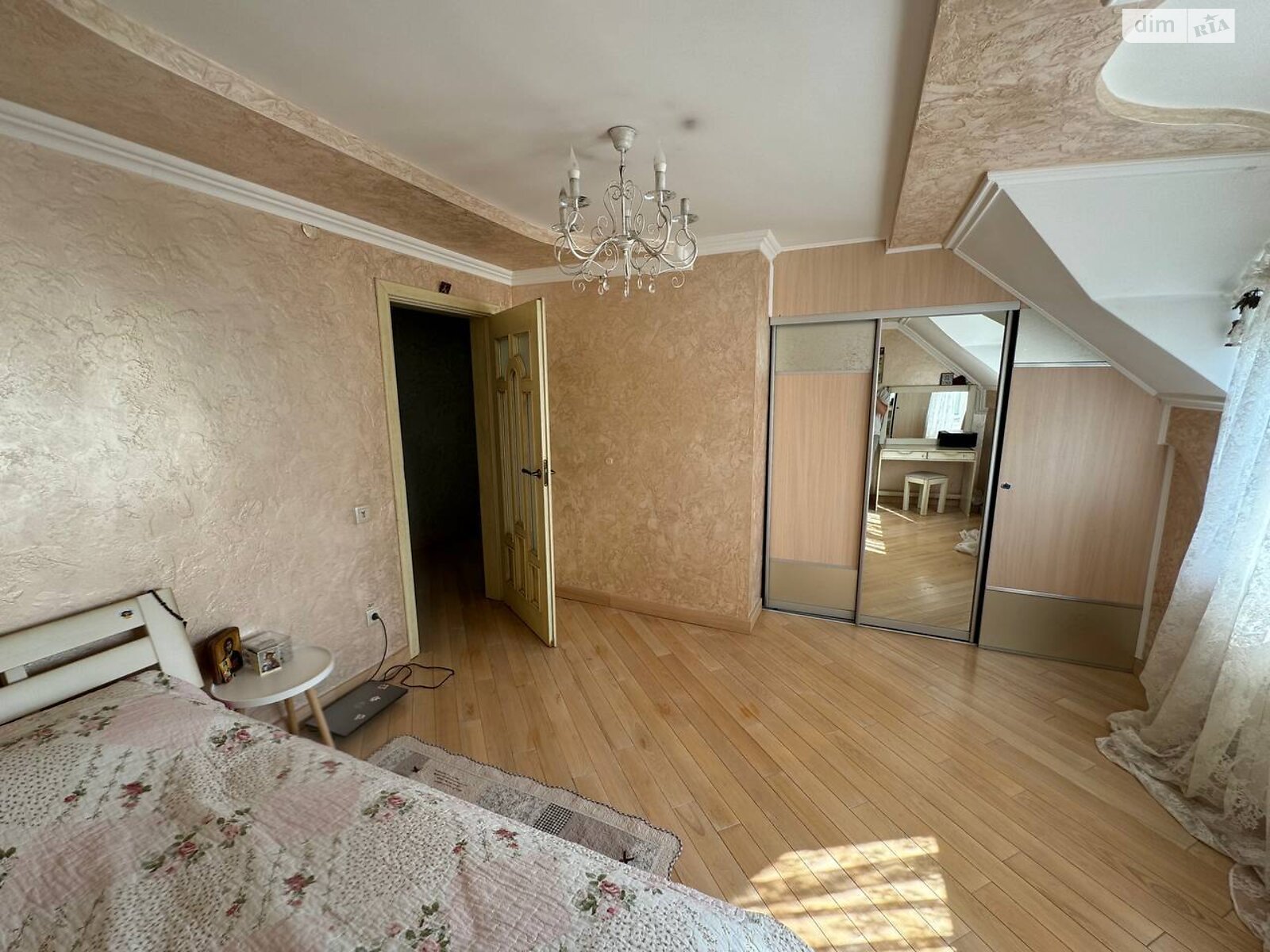 двухэтажный дом с балконом, 263 кв. м, кирпич. Продажа в Винниках район Лычаковский фото 1 двухэтажный дом с балконом, 263 кв. м, кирпич. Продажа в Винниках район Лычаковский фото 1