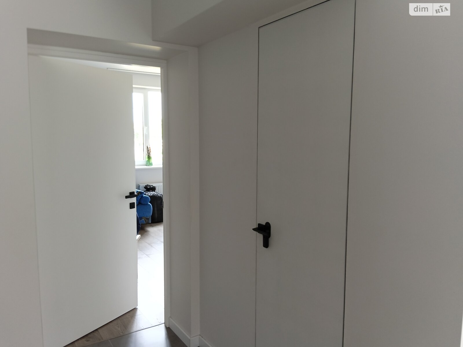 триповерховий будинок з ремонтом, 348 кв. м, кирпич. Продаж у Винниках фото 1 триповерховий будинок з ремонтом, 348 кв. м, кирпич. Продаж у Винниках фото 1