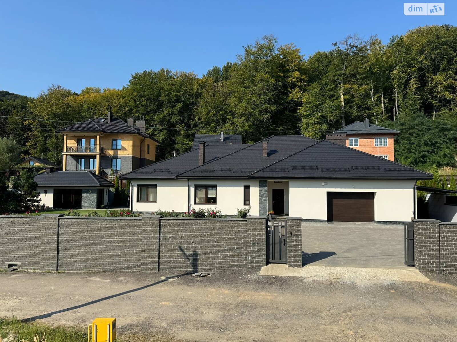 двухэтажный дом с гаражом, 265 кв. м, кирпич. Продажа в Винниках район Лычаковский фото 1 двухэтажный дом с гаражом, 265 кв. м, кирпич. Продажа в Винниках район Лычаковский фото 1