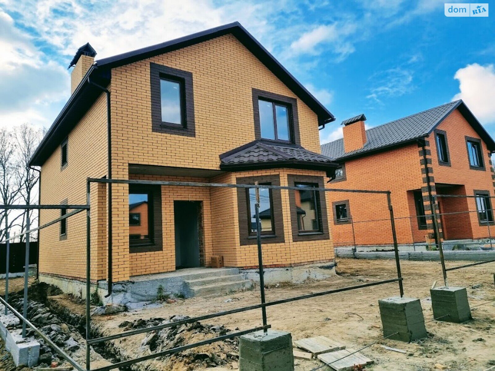 двухэтажный дом с мансардой, 135 кв. м, кирпич. Продажа в Агрономичном фото 1