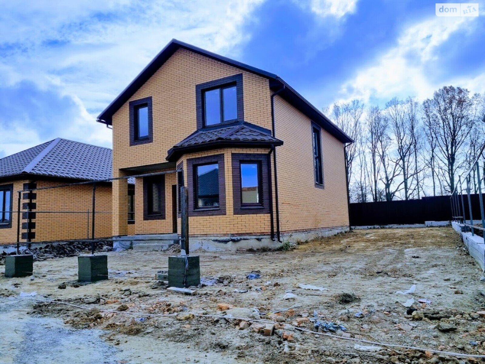 двухэтажный дом с мансардой, 135 кв. м, кирпич. Продажа в Агрономичном фото 1