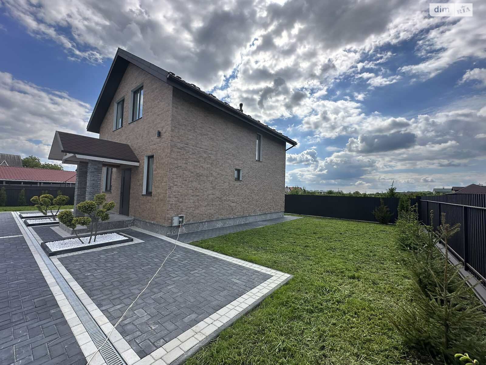 двухэтажный дом, 100 кв. м, кирпич. Продажа в Зарванцах фото 1 двухэтажный дом, 100 кв. м, кирпич. Продажа в Зарванцах фото 1