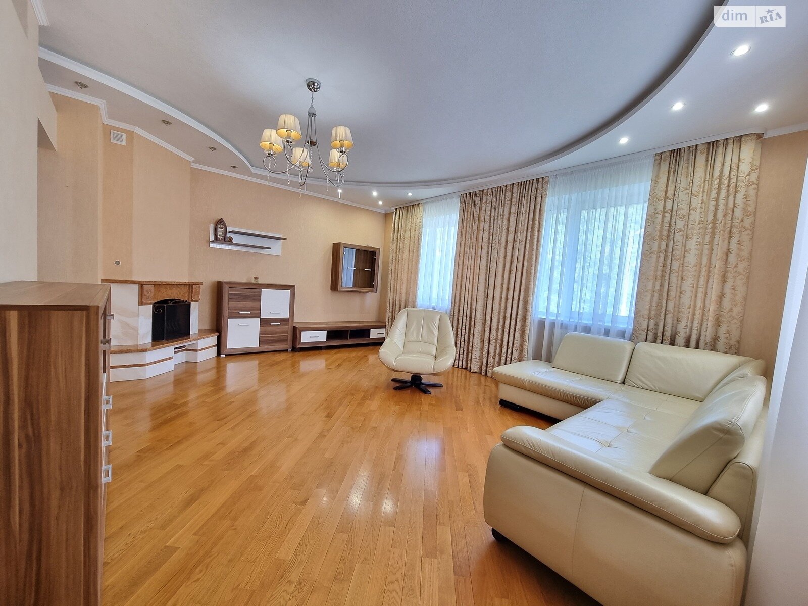 трехэтажный дом с верандой, 270 кв. м, кирпич. Продажа в Виннице фото 1 трехэтажный дом с верандой, 270 кв. м, кирпич. Продажа в Виннице фото 1