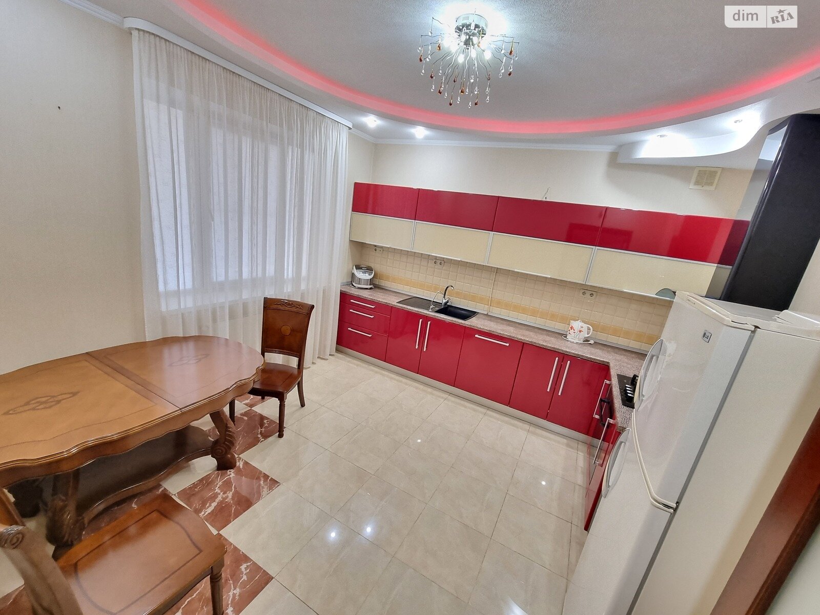 трехэтажный дом с верандой, 270 кв. м, кирпич. Продажа в Виннице фото 1 трехэтажный дом с верандой, 270 кв. м, кирпич. Продажа в Виннице фото 1