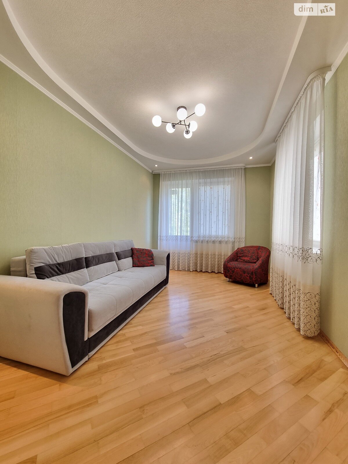 трехэтажный дом с верандой, 270 кв. м, кирпич. Продажа в Виннице фото 1 трехэтажный дом с верандой, 270 кв. м, кирпич. Продажа в Виннице фото 1