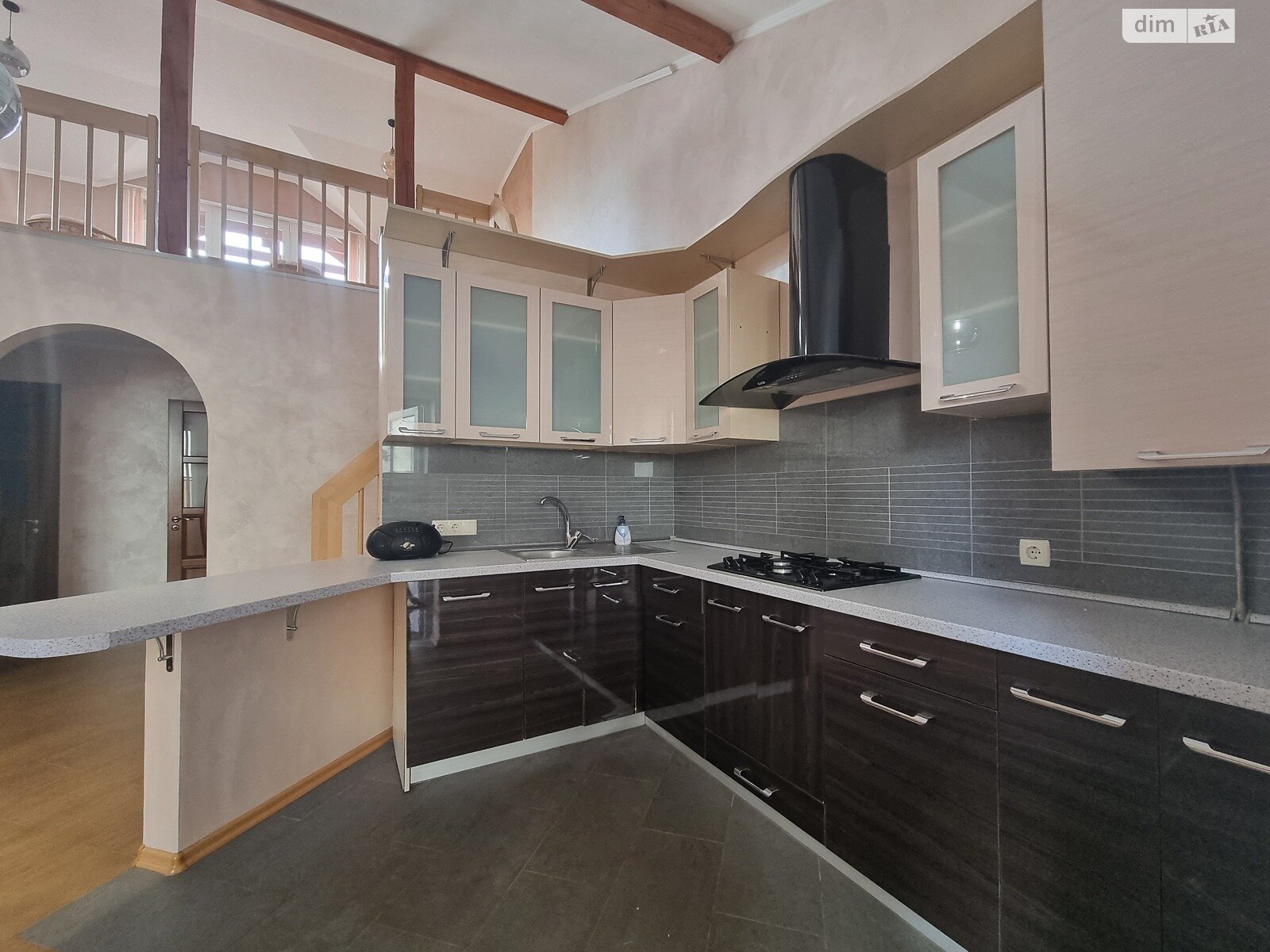 трехэтажный дом с верандой, 270 кв. м, кирпич. Продажа в Виннице фото 1 трехэтажный дом с верандой, 270 кв. м, кирпич. Продажа в Виннице фото 1