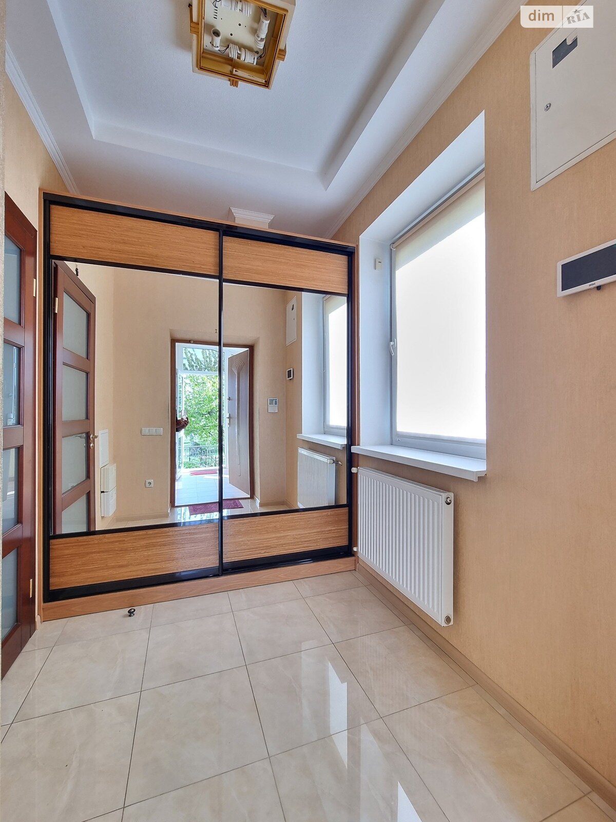 трехэтажный дом с верандой, 270 кв. м, кирпич. Продажа в Виннице фото 1 трехэтажный дом с верандой, 270 кв. м, кирпич. Продажа в Виннице фото 1