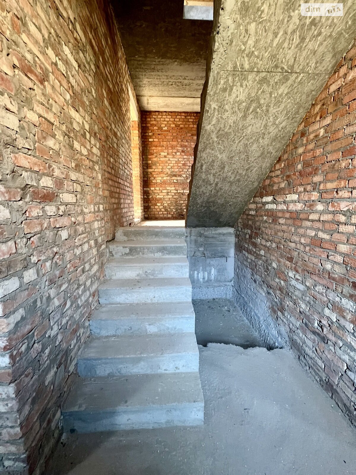 двухэтажный дом с гаражом, 185 кв. м, кирпич. Продажа в Виннице район Пятничаны фото 1