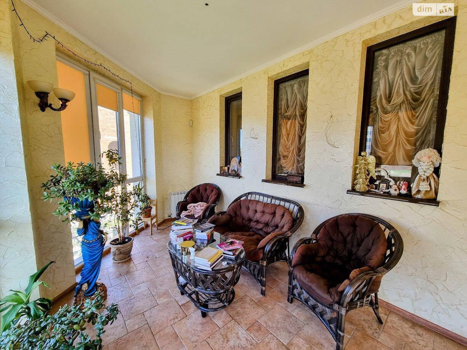 трехэтажный дом с верандой, 250 кв. м, кирпич. Продажа в Агрономичном фото 1 трехэтажный дом с верандой, 250 кв. м, кирпич. Продажа в Агрономичном фото 1