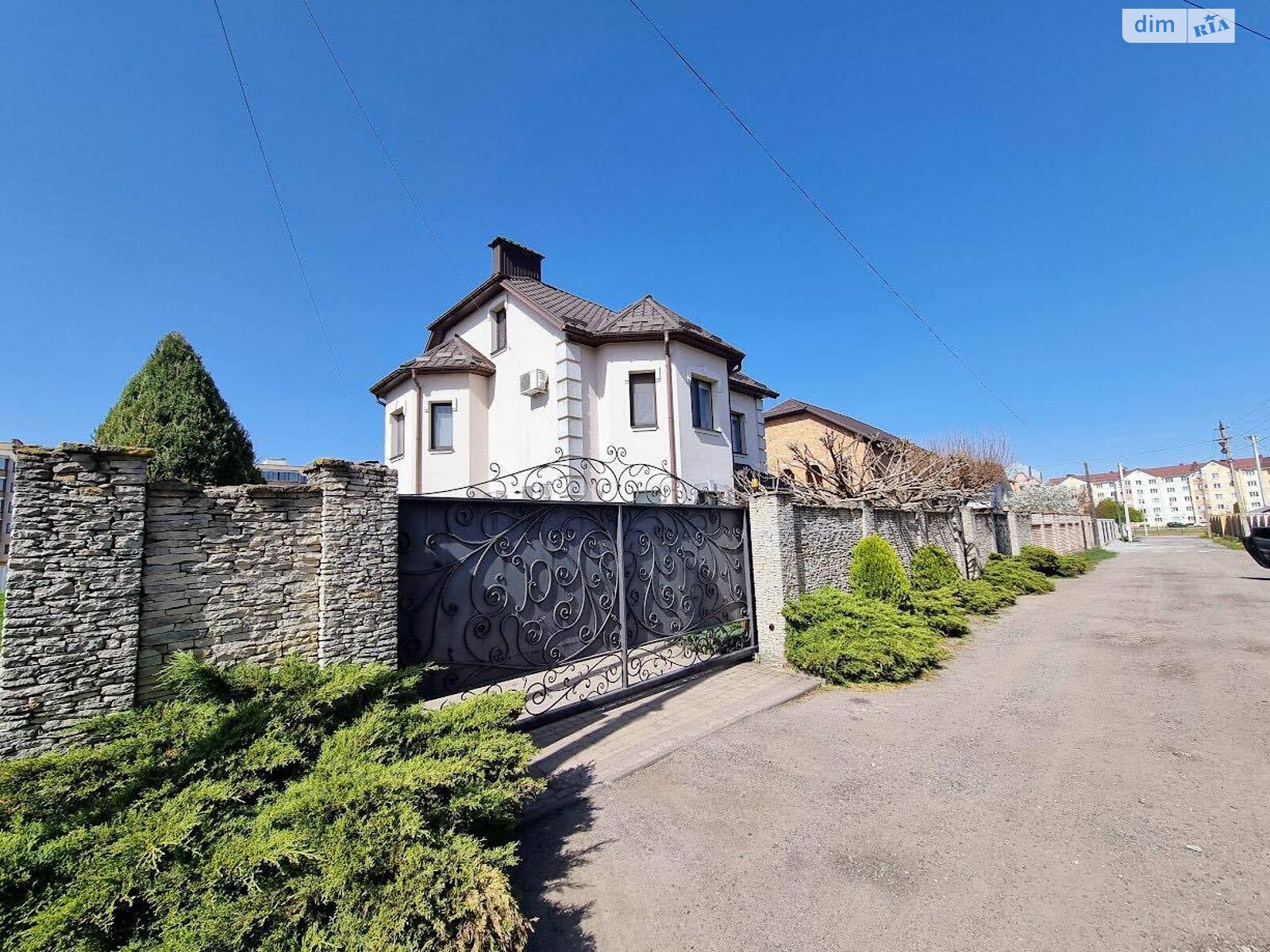 трехэтажный дом с верандой, 250 кв. м, кирпич. Продажа в Агрономичном фото 1 трехэтажный дом с верандой, 250 кв. м, кирпич. Продажа в Агрономичном фото 1