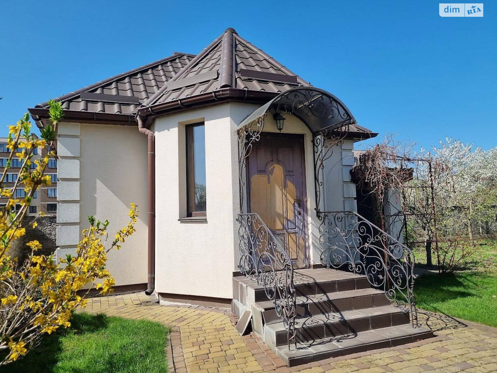 трехэтажный дом с верандой, 250 кв. м, кирпич. Продажа в Агрономичном фото 1 трехэтажный дом с верандой, 250 кв. м, кирпич. Продажа в Агрономичном фото 1