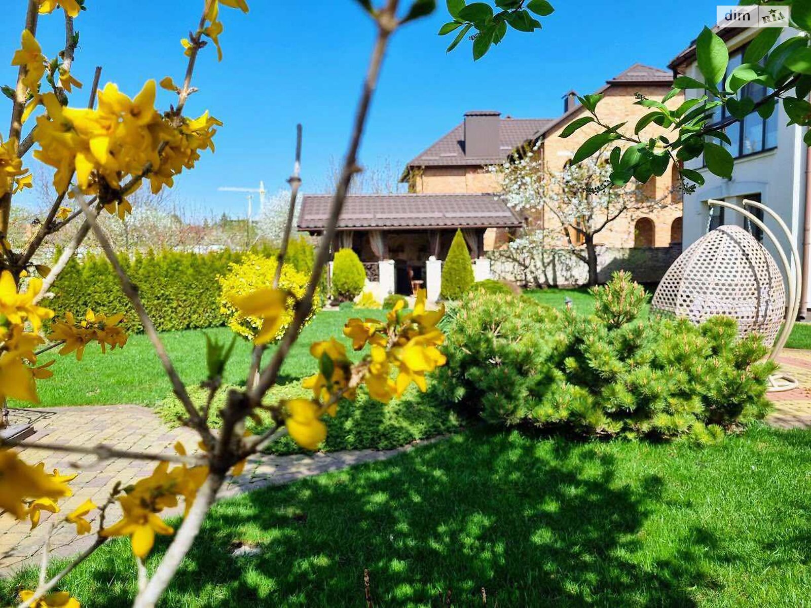 трехэтажный дом с верандой, 250 кв. м, кирпич. Продажа в Агрономичном фото 1 трехэтажный дом с верандой, 250 кв. м, кирпич. Продажа в Агрономичном фото 1