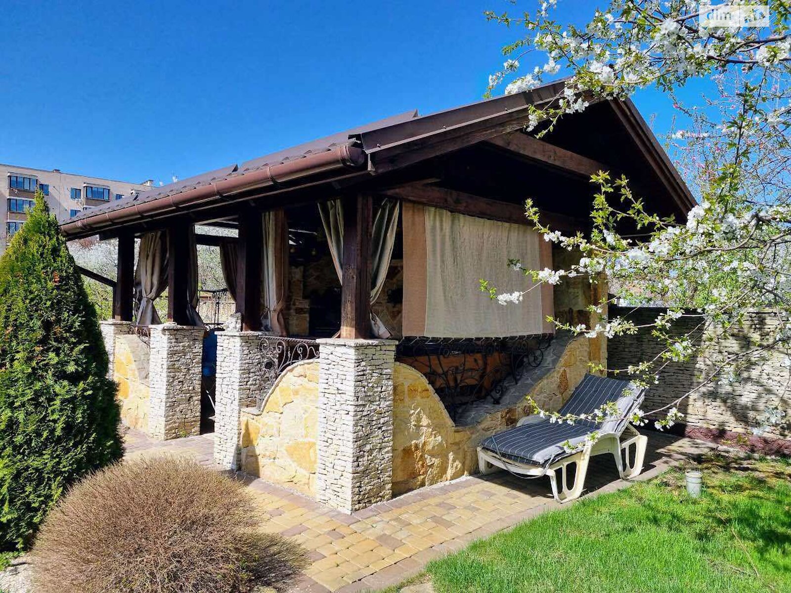 трехэтажный дом с верандой, 250 кв. м, кирпич. Продажа в Агрономичном фото 1 трехэтажный дом с верандой, 250 кв. м, кирпич. Продажа в Агрономичном фото 1