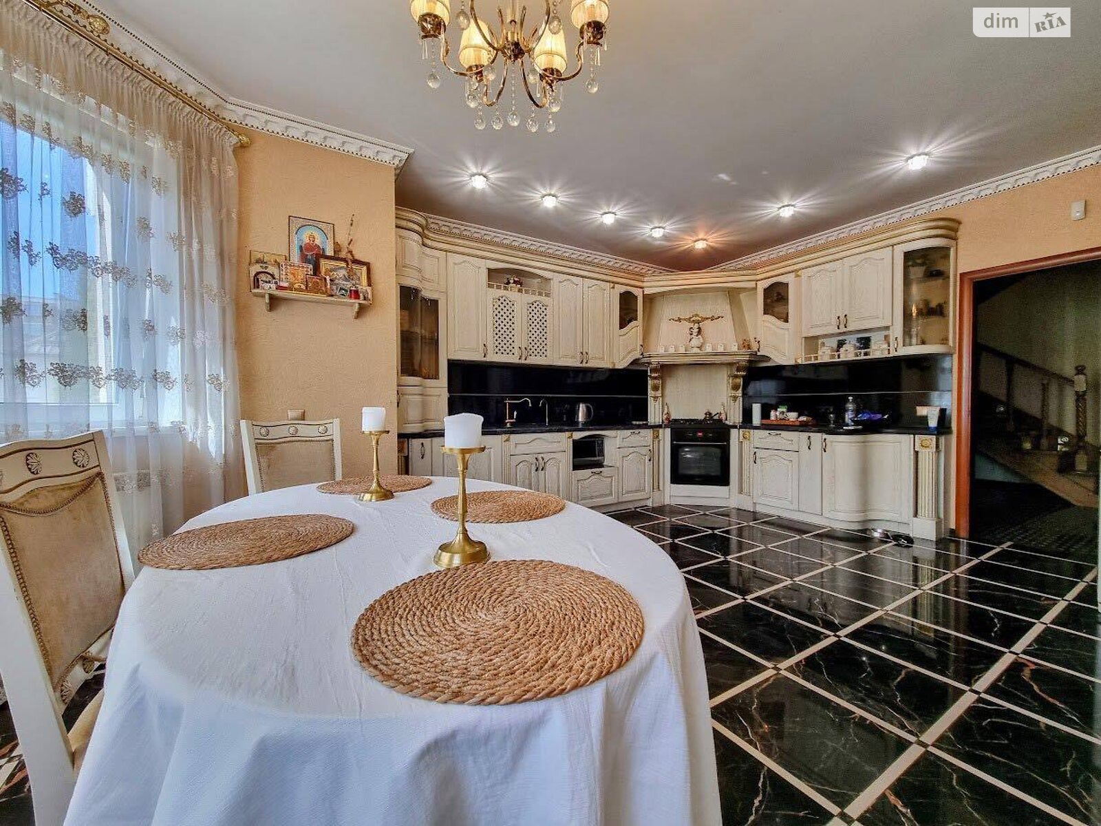 трехэтажный дом с верандой, 250 кв. м, кирпич. Продажа в Агрономичном фото 1 трехэтажный дом с верандой, 250 кв. м, кирпич. Продажа в Агрономичном фото 1