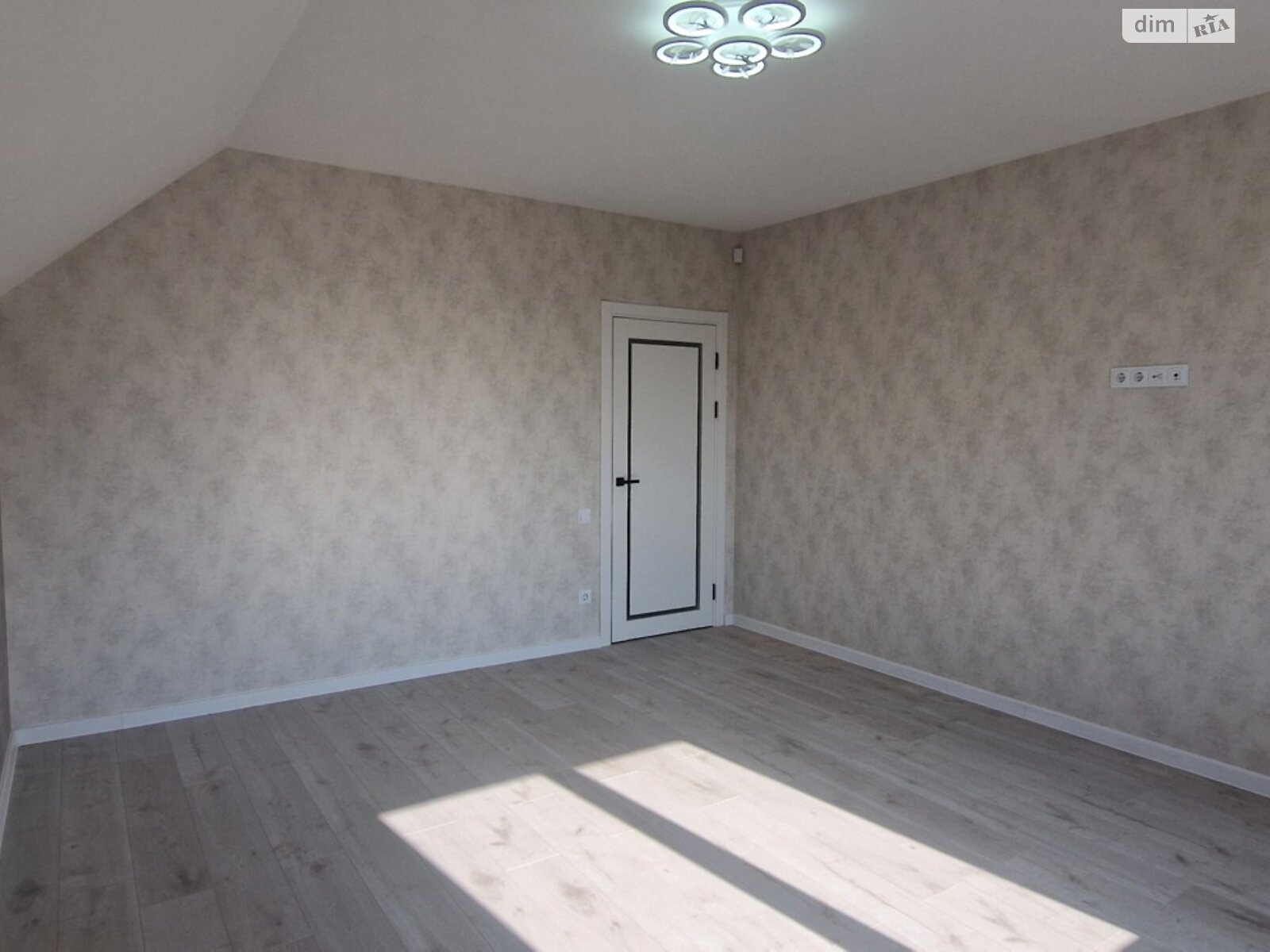двухэтажный дом, 190 кв. м, кирпич. Продажа в Зарванцах фото 1 двухэтажный дом, 190 кв. м, кирпич. Продажа в Зарванцах фото 1