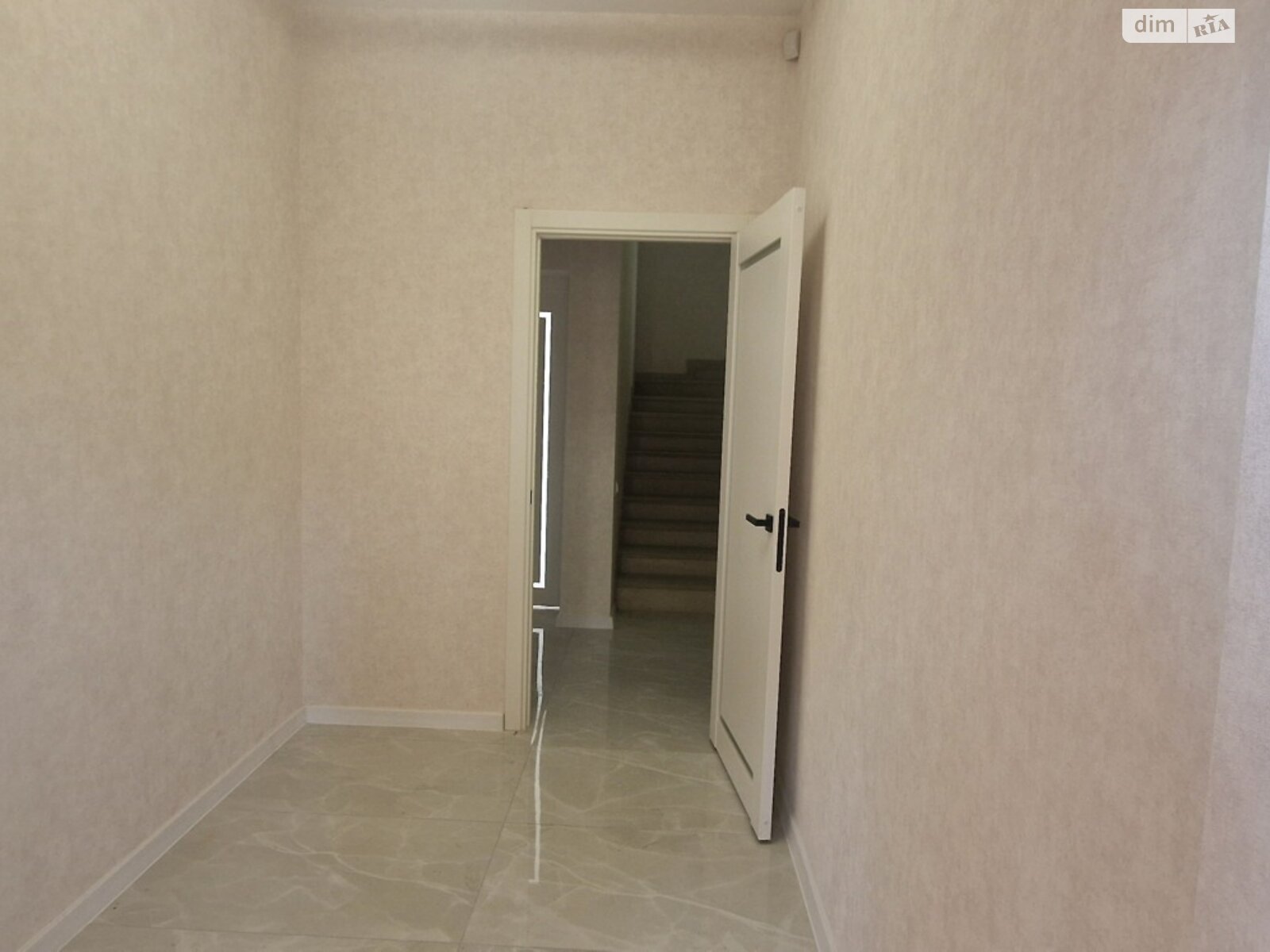 двухэтажный дом, 190 кв. м, кирпич. Продажа в Зарванцах фото 1 двухэтажный дом, 190 кв. м, кирпич. Продажа в Зарванцах фото 1