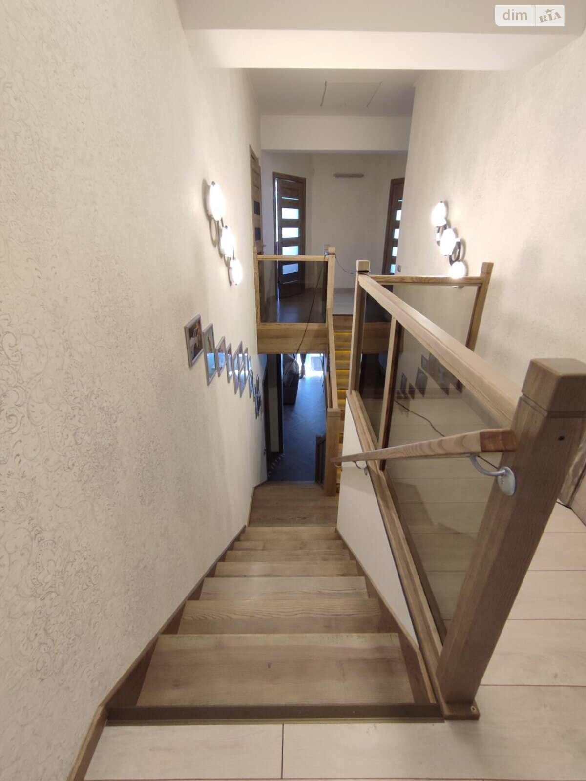 двоповерховий будинок з гаражем, 204.6 кв. м, цегла. Продаж в Вінниці, район Корея фото 1 двоповерховий будинок з гаражем, 204.6 кв. м, цегла. Продаж в Вінниці, район Корея фото 1