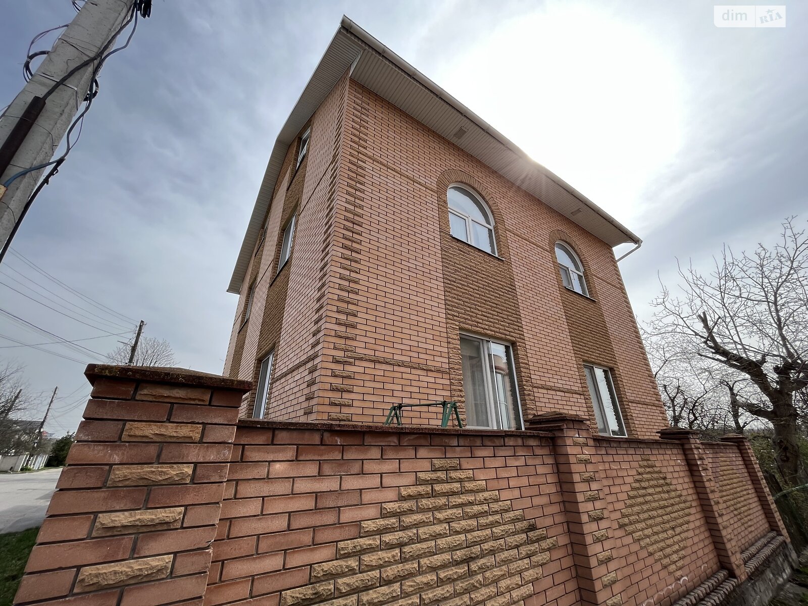 трехэтажный дом с отоплением, 362 кв. м, кирпич. Продажа в Виннице район Корея фото 1 трехэтажный дом с отоплением, 362 кв. м, кирпич. Продажа в Виннице район Корея фото 1