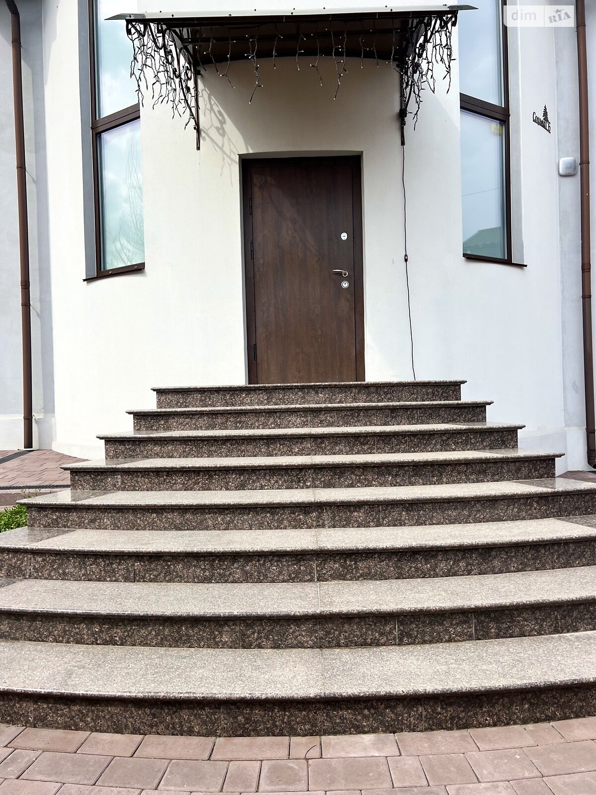 двухэтажный дом с гаражом, 300 кв. м, кирпич. Продажа в Виннице район Корея фото 1 двухэтажный дом с гаражом, 300 кв. м, кирпич. Продажа в Виннице район Корея фото 1