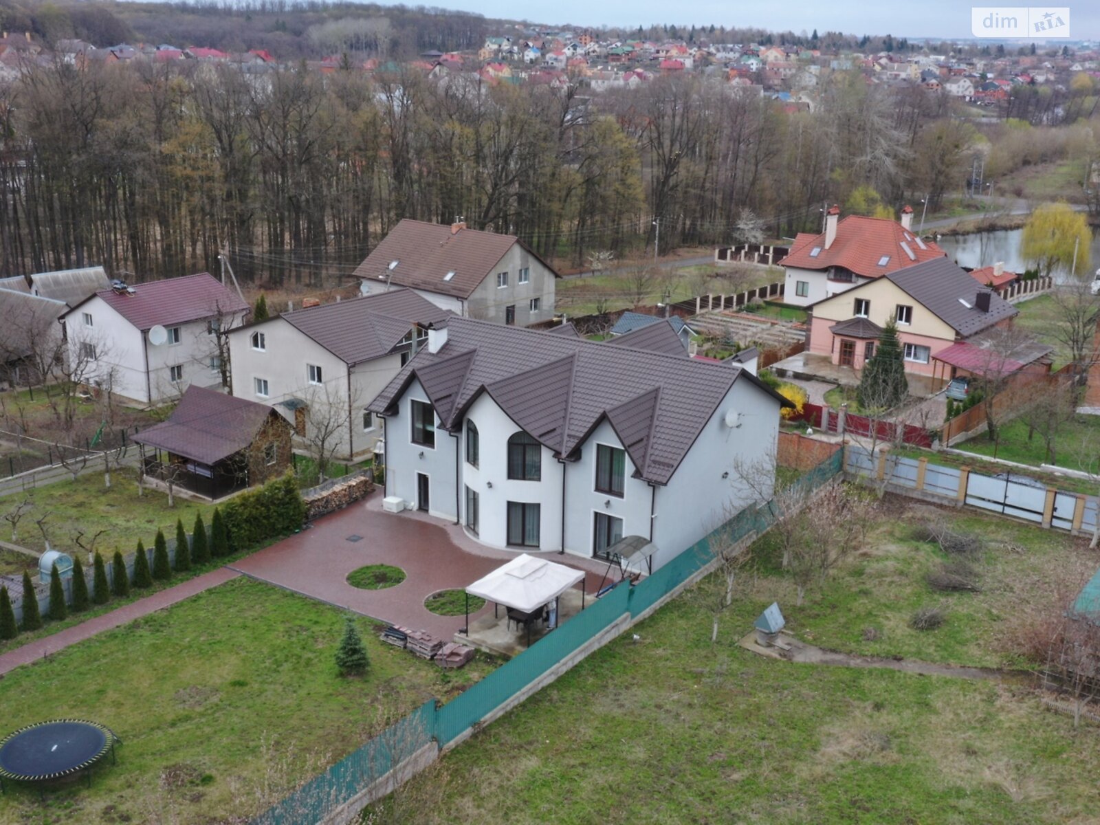 двухэтажный дом с гаражом, 300 кв. м, кирпич. Продажа в Виннице район Корея фото 1 двухэтажный дом с гаражом, 300 кв. м, кирпич. Продажа в Виннице район Корея фото 1