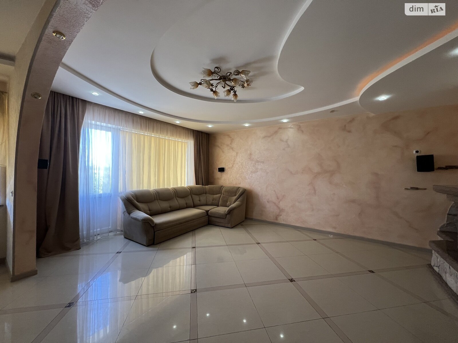 трехэтажный дом с балконом, 248.2 кв. м, кирпич. Продажа в Виннице район Пирогово фото 1 трехэтажный дом с балконом, 248.2 кв. м, кирпич. Продажа в Виннице район Пирогово фото 1
