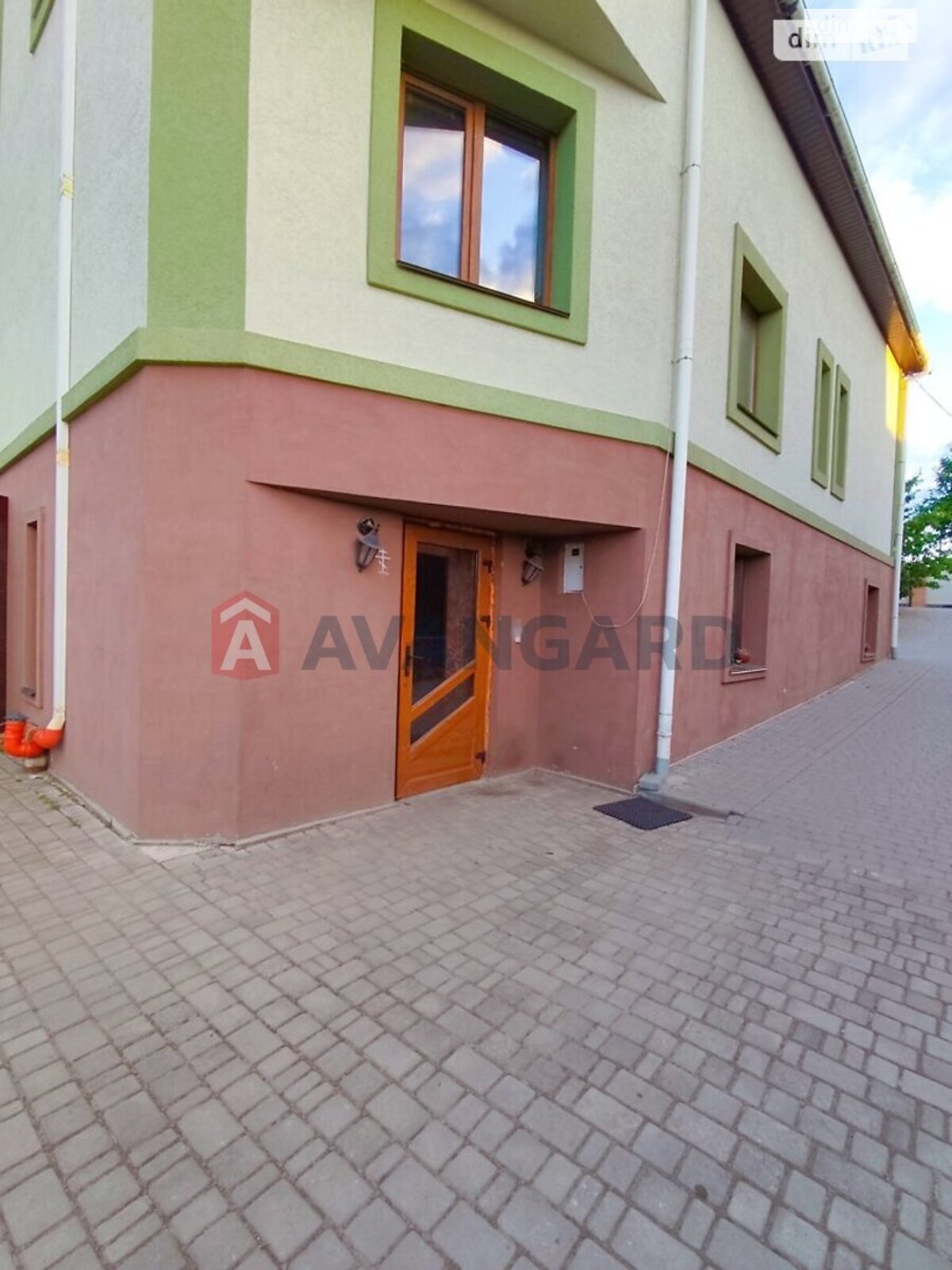 трехэтажный дом, 200 кв. м, кирпич. Продажа в Виннице район Ленинский фото 1