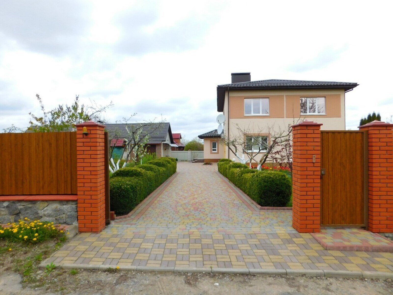 двухэтажный дом, 239 кв. м, кирпич. Продажа в Луке-Мелешковской фото 1 двухэтажный дом, 239 кв. м, кирпич. Продажа в Луке-Мелешковской фото 1