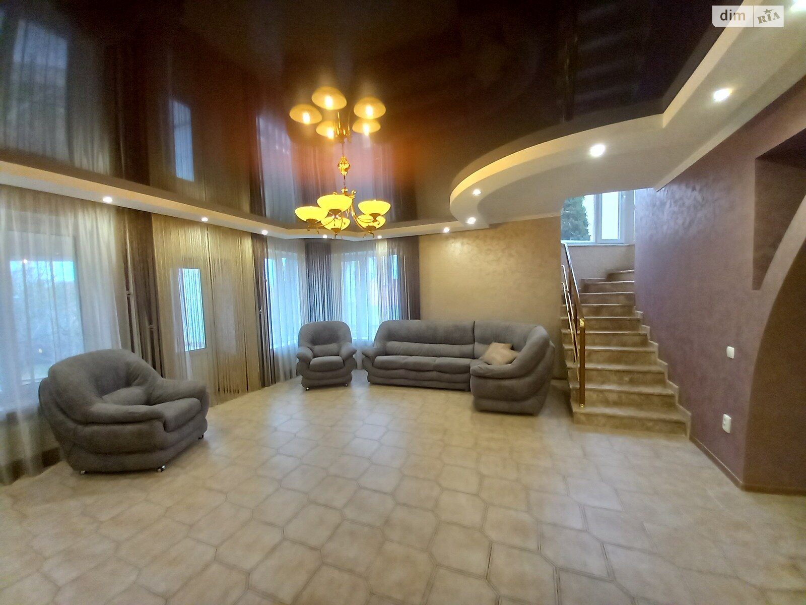 двухэтажный дом с верандой, 245 кв. м, кирпич. Продажа в Виннице район Пирогово фото 1